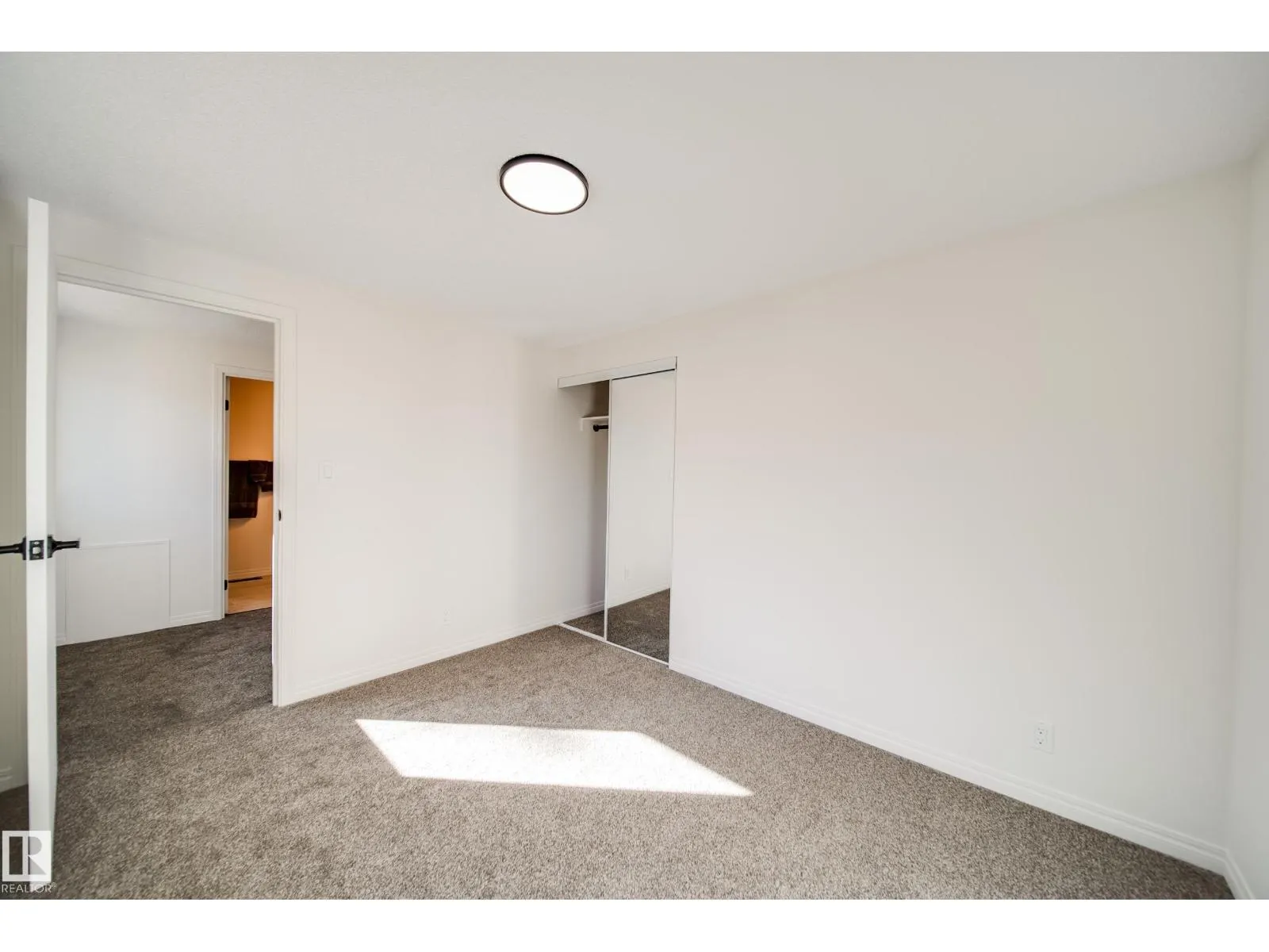 289 RIDGEWOOD