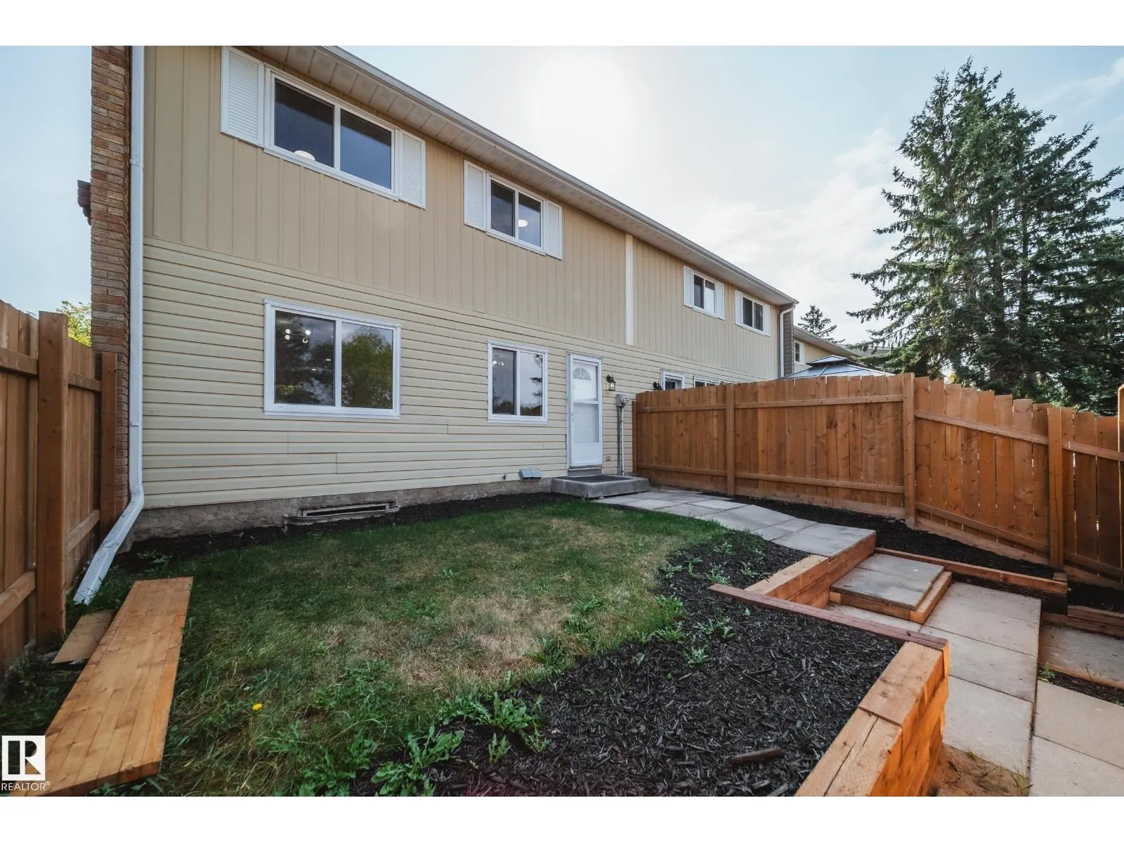 289 RIDGEWOOD