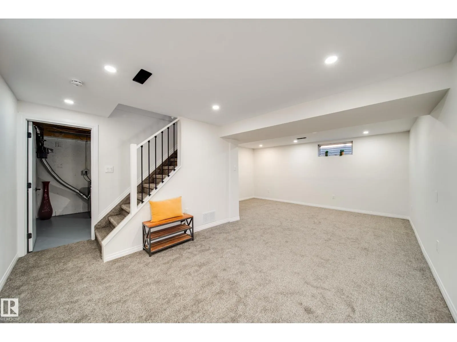 289 RIDGEWOOD