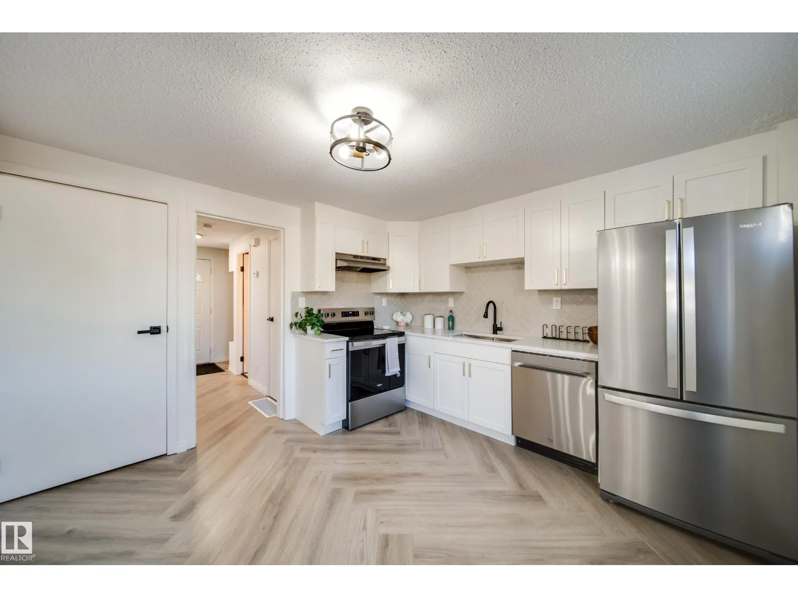 289 RIDGEWOOD