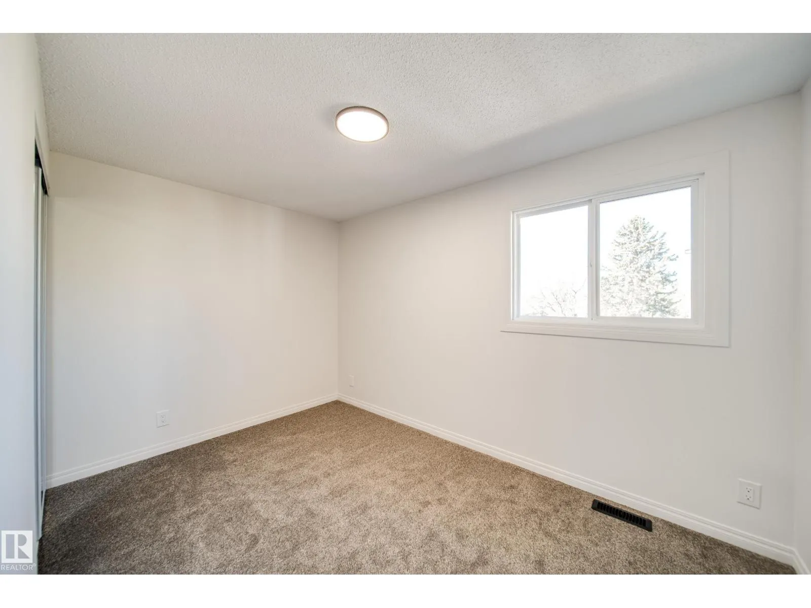 289 RIDGEWOOD