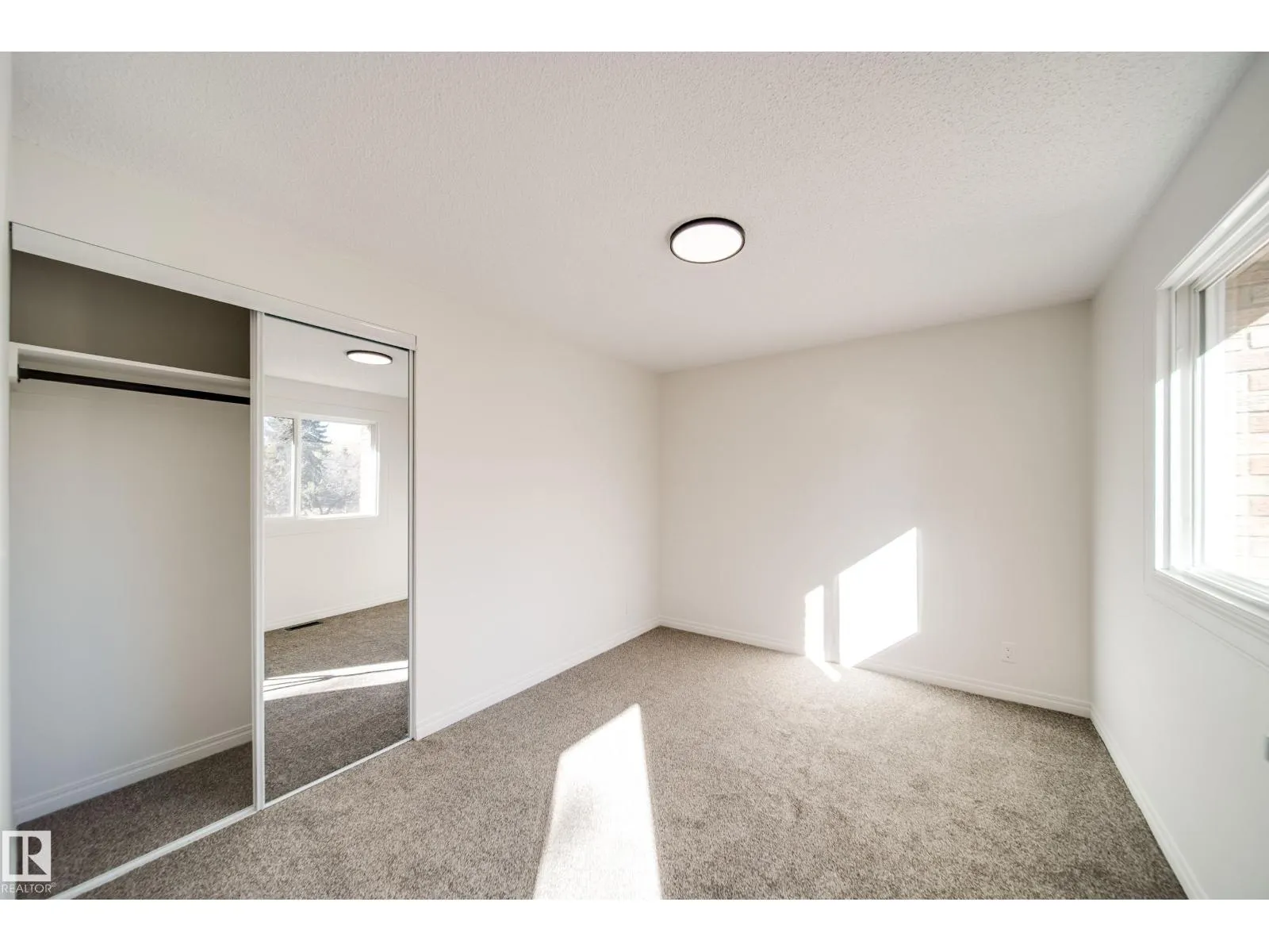 289 RIDGEWOOD