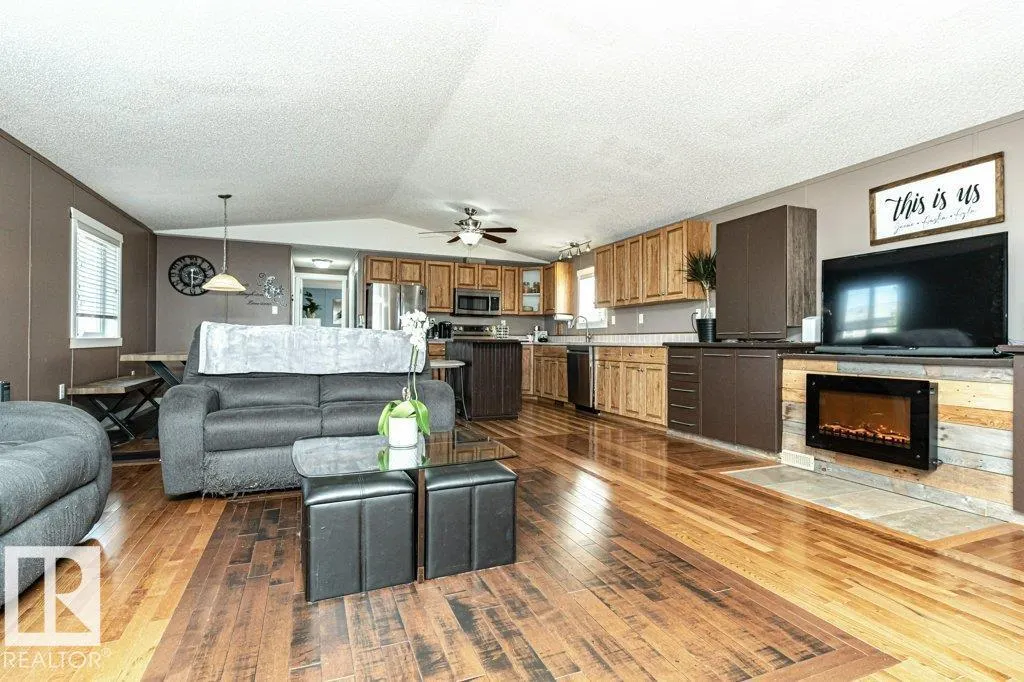 320 Maple Wood DR NW