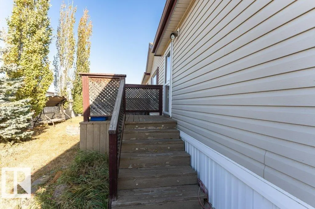 320 Maple Wood DR NW