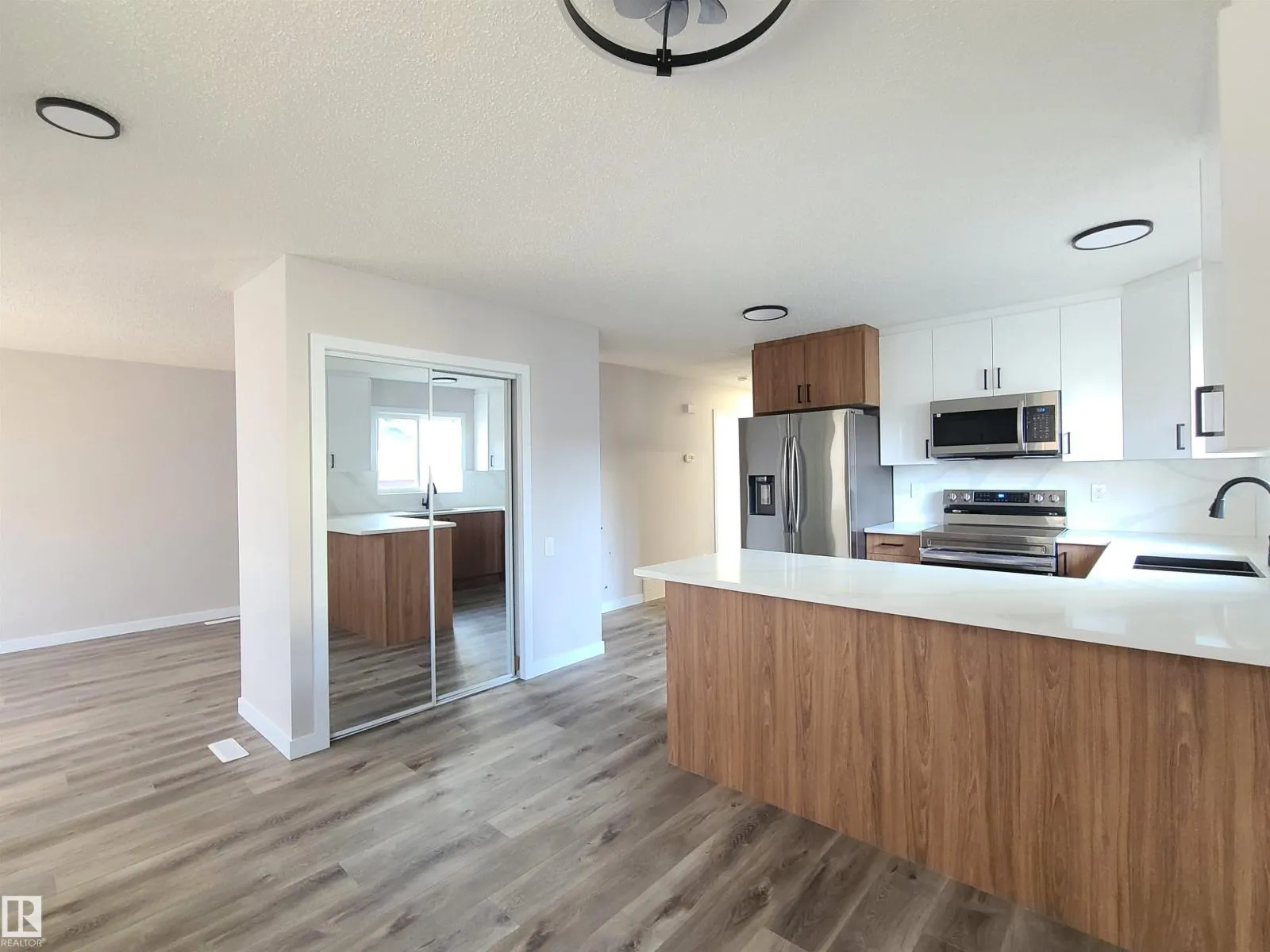 16924 95 ST NW