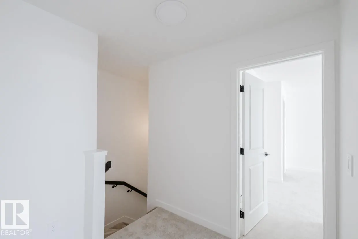 #45 16231 19 AV SW