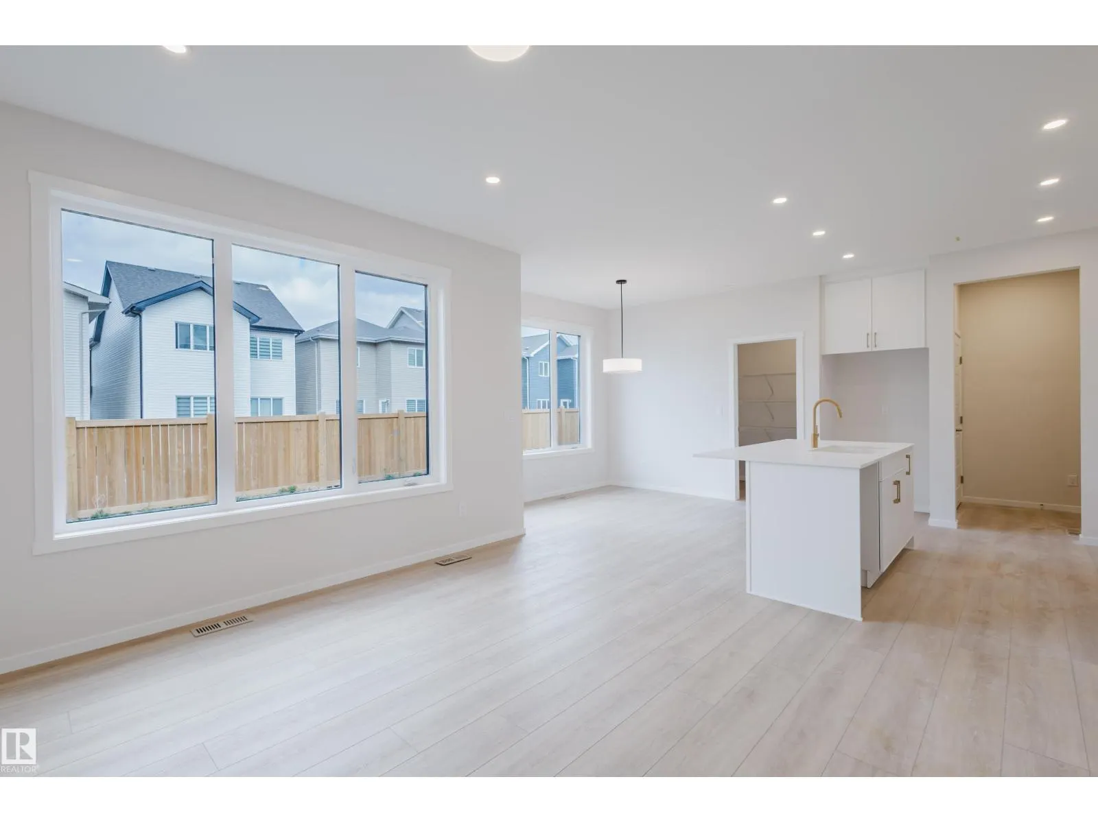 20505 16A AV NW