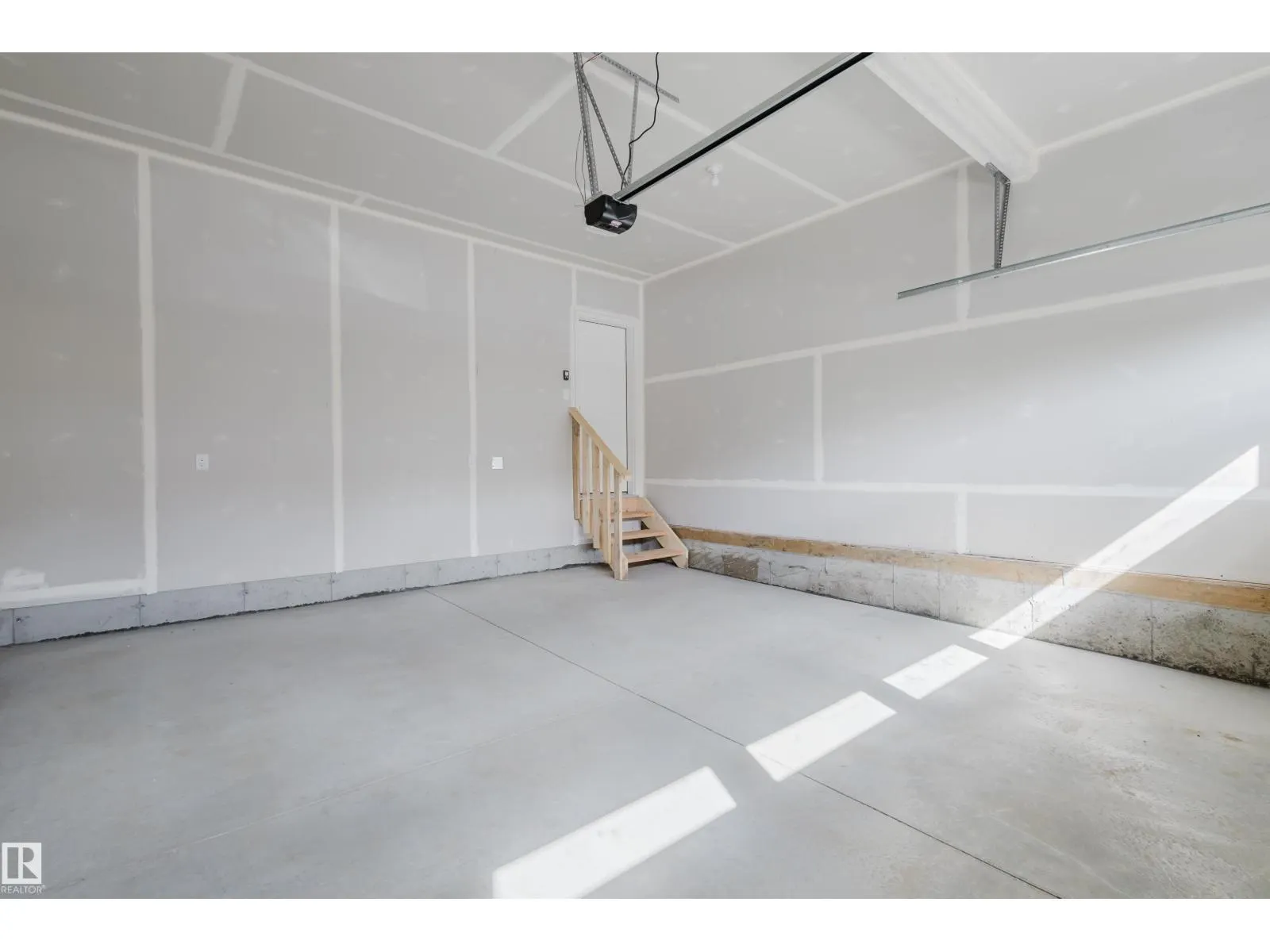 20505 16A AV NW