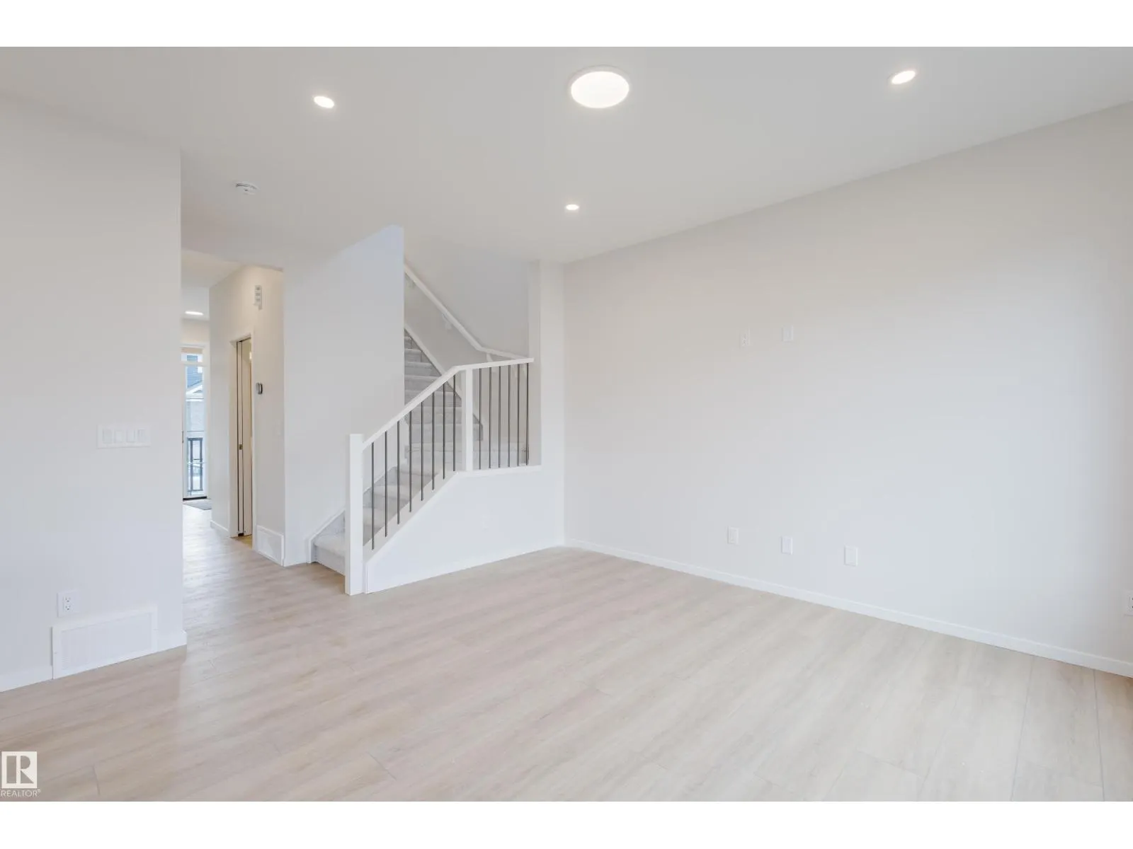 20505 16A AV NW