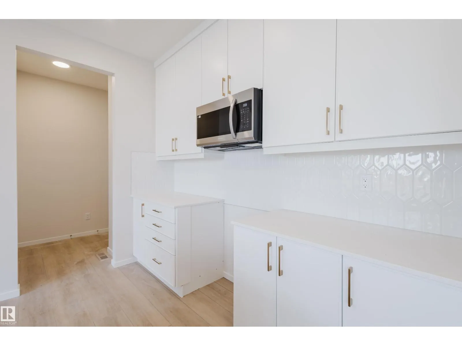 20505 16A AV NW