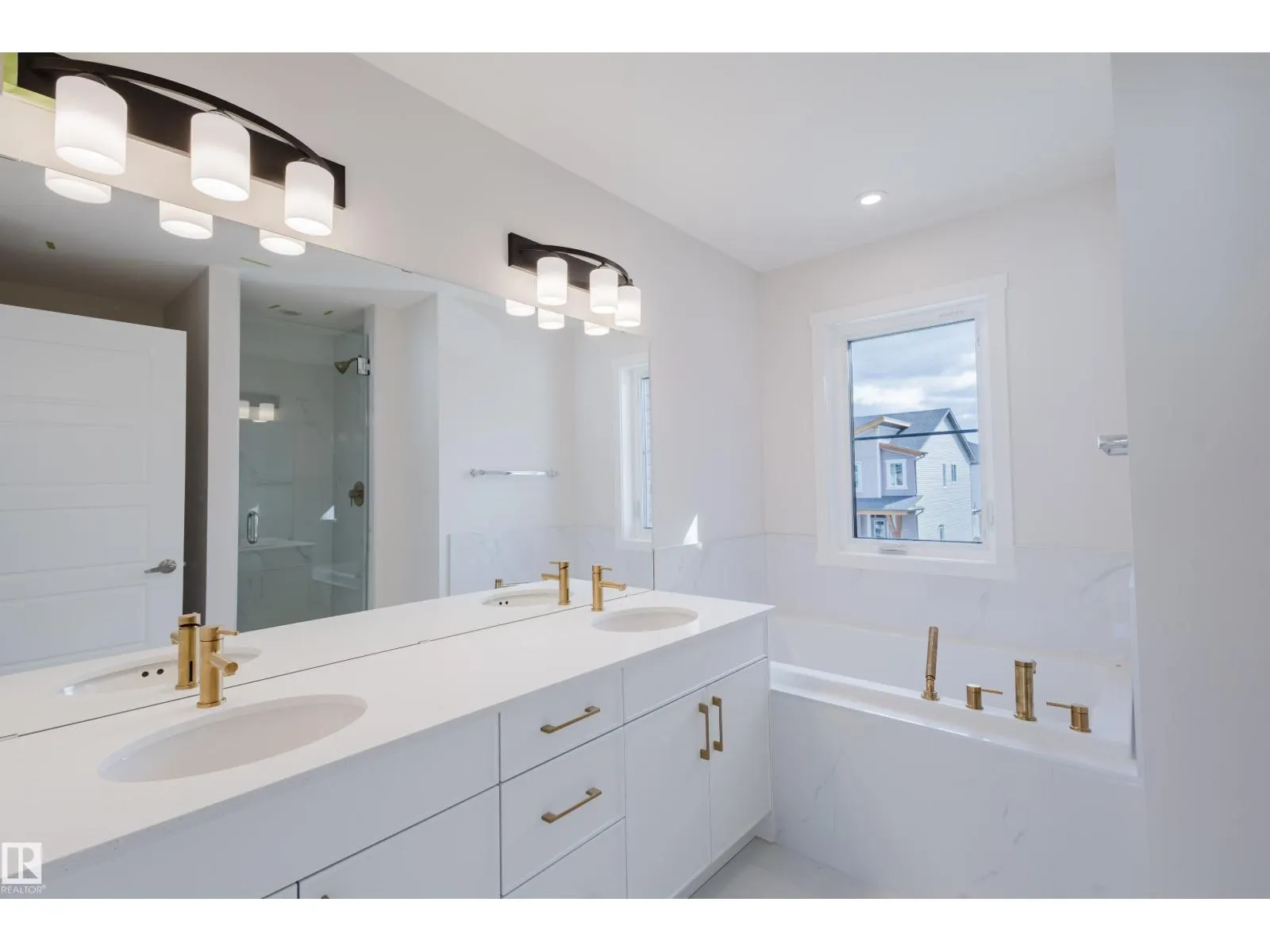 20505 16A AV NW