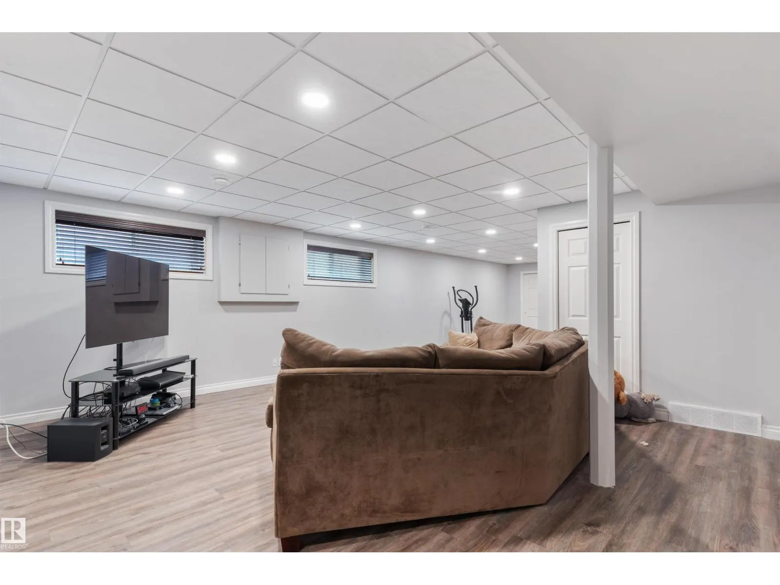 3712 69 ST