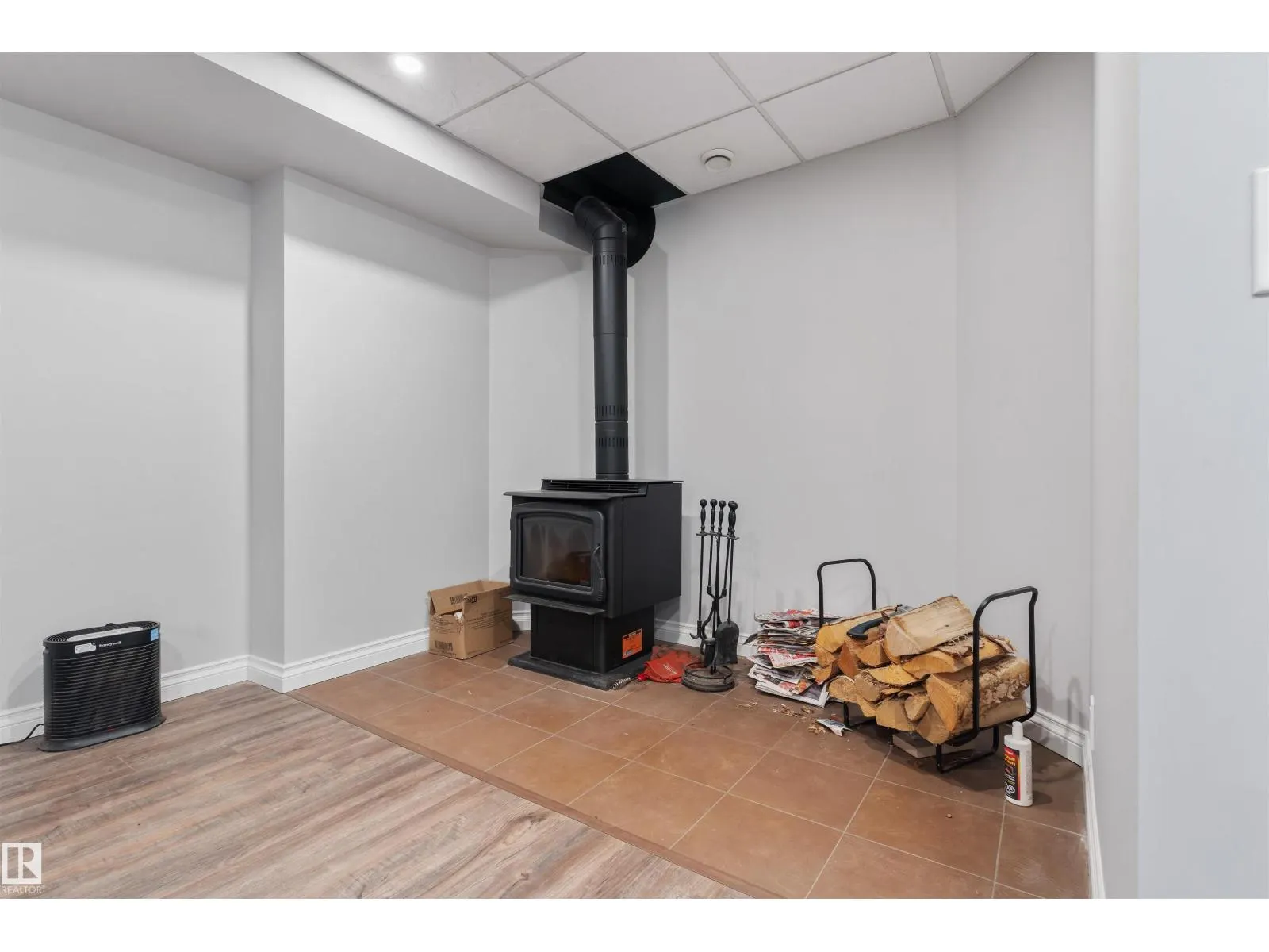 3712 69 ST