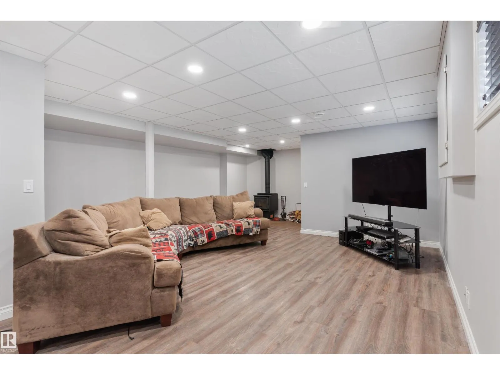 3712 69 ST