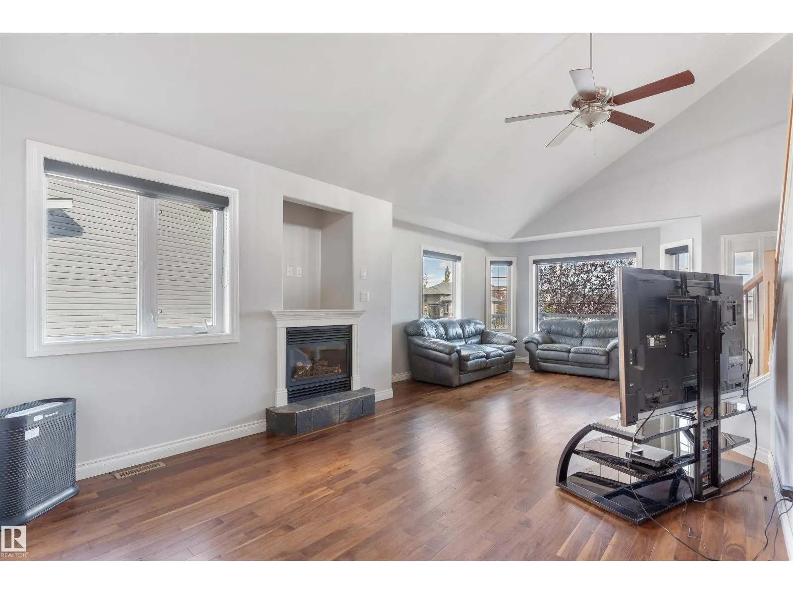 3712 69 ST