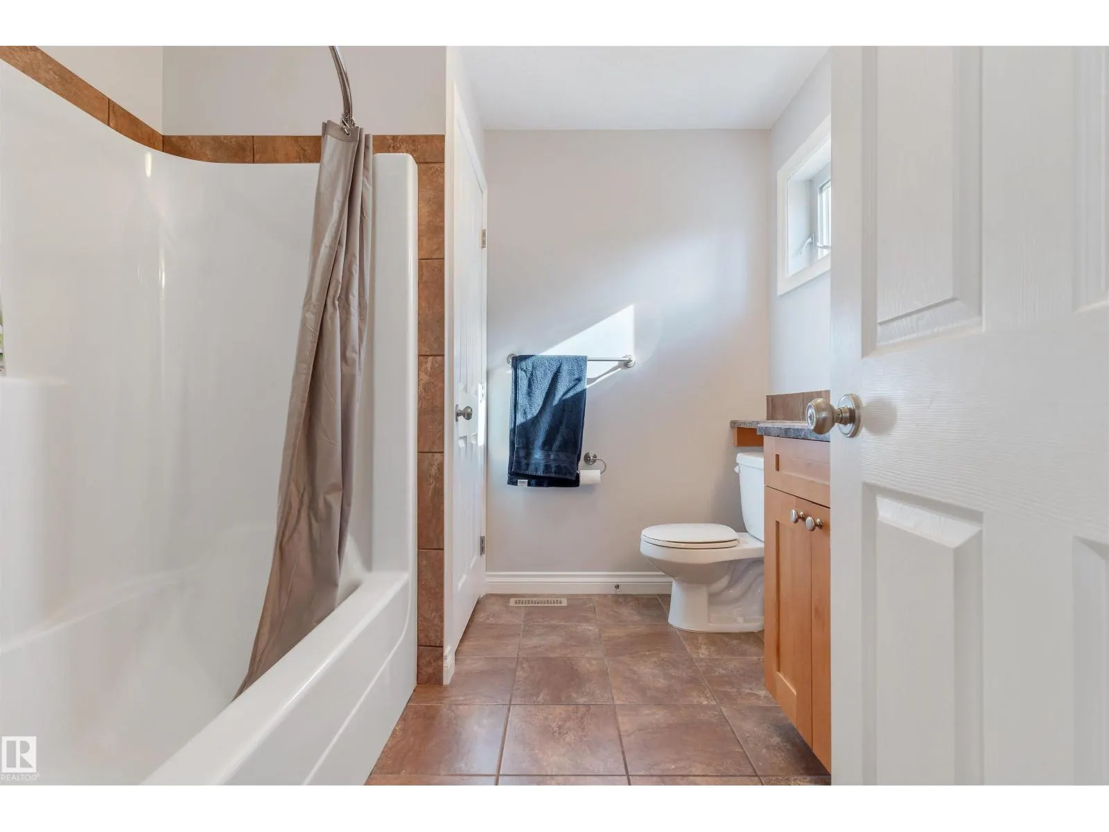 3712 69 ST