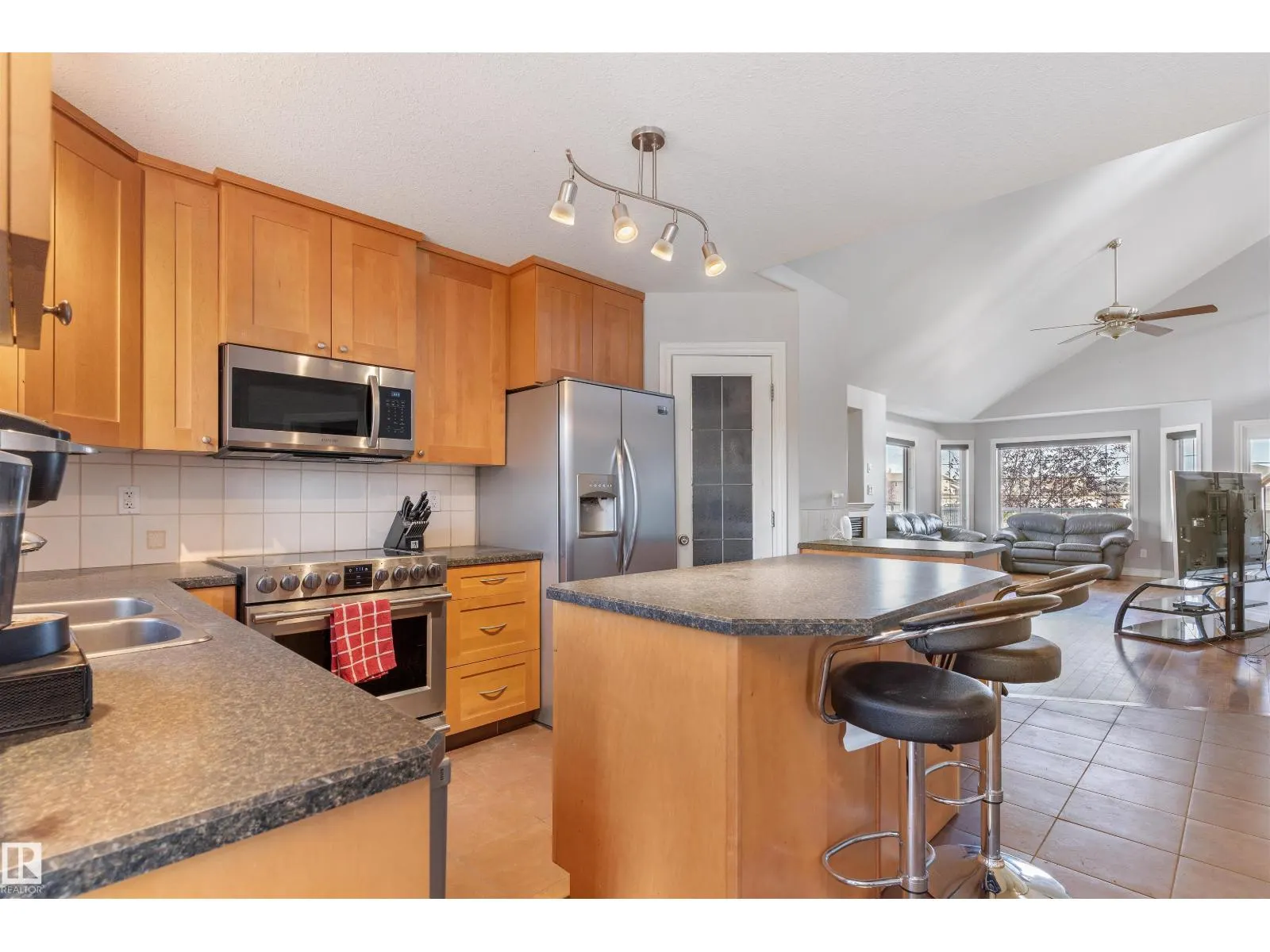 3712 69 ST