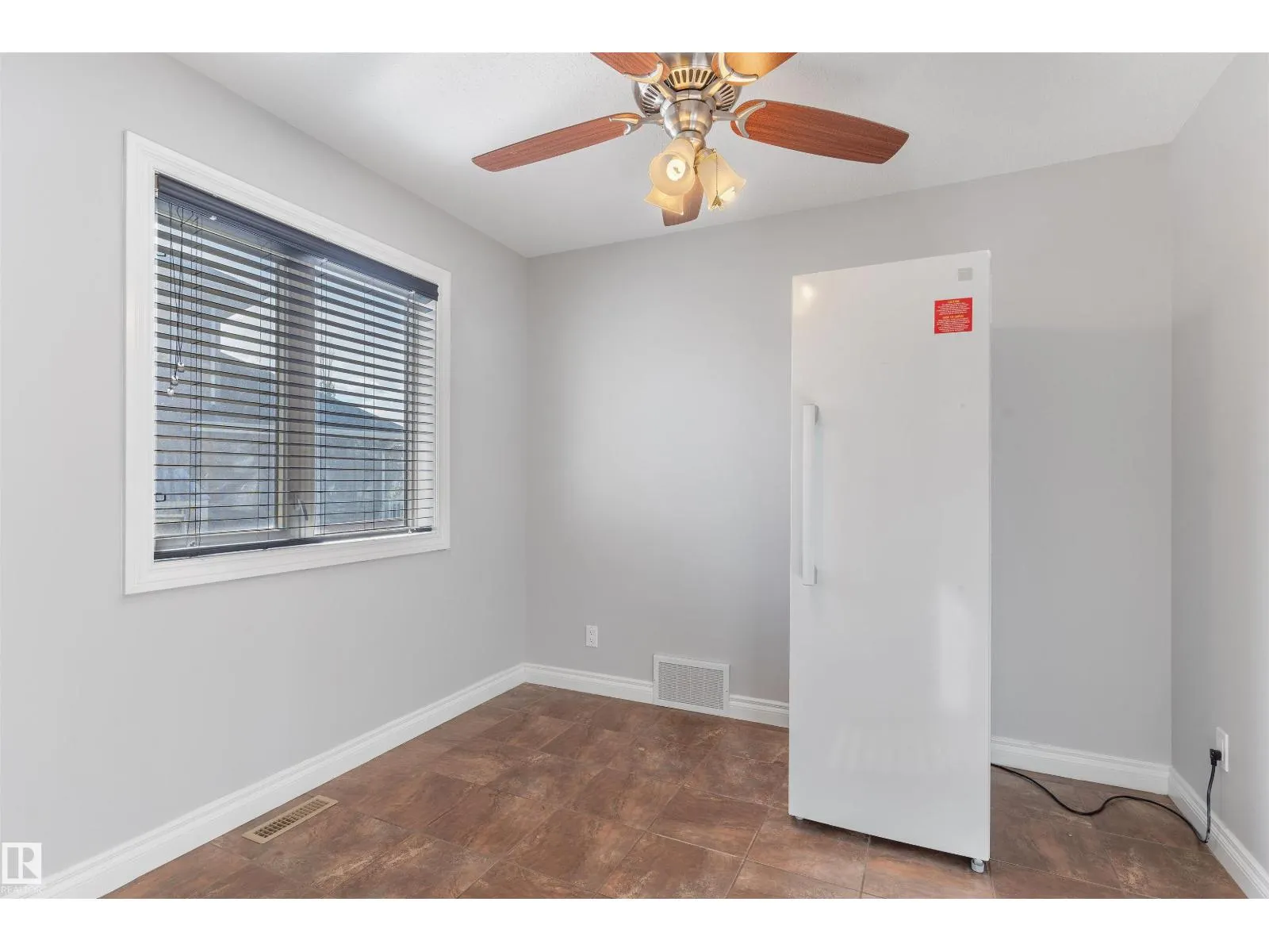 3712 69 ST