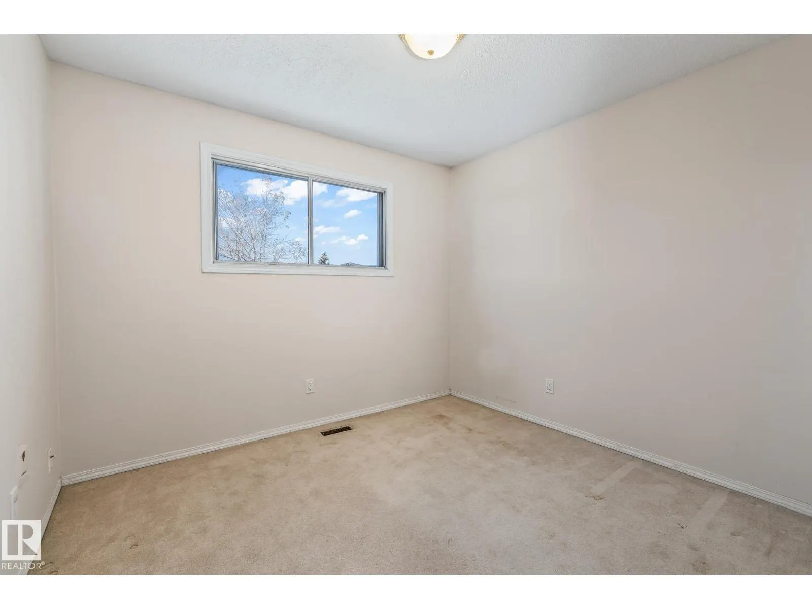 15124 95 ST NW