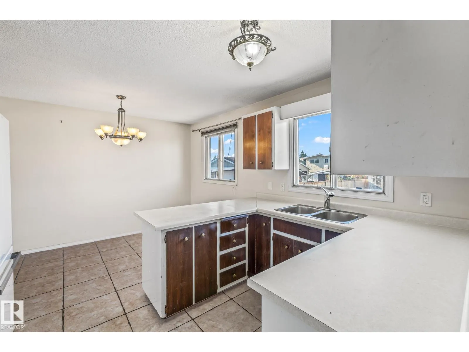 15124 95 ST NW