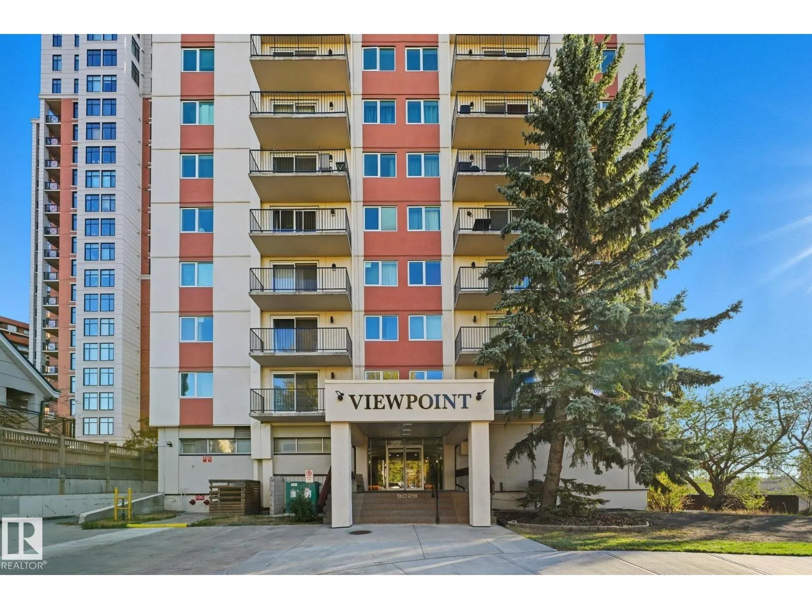 #205 9028 JASPER AV NW