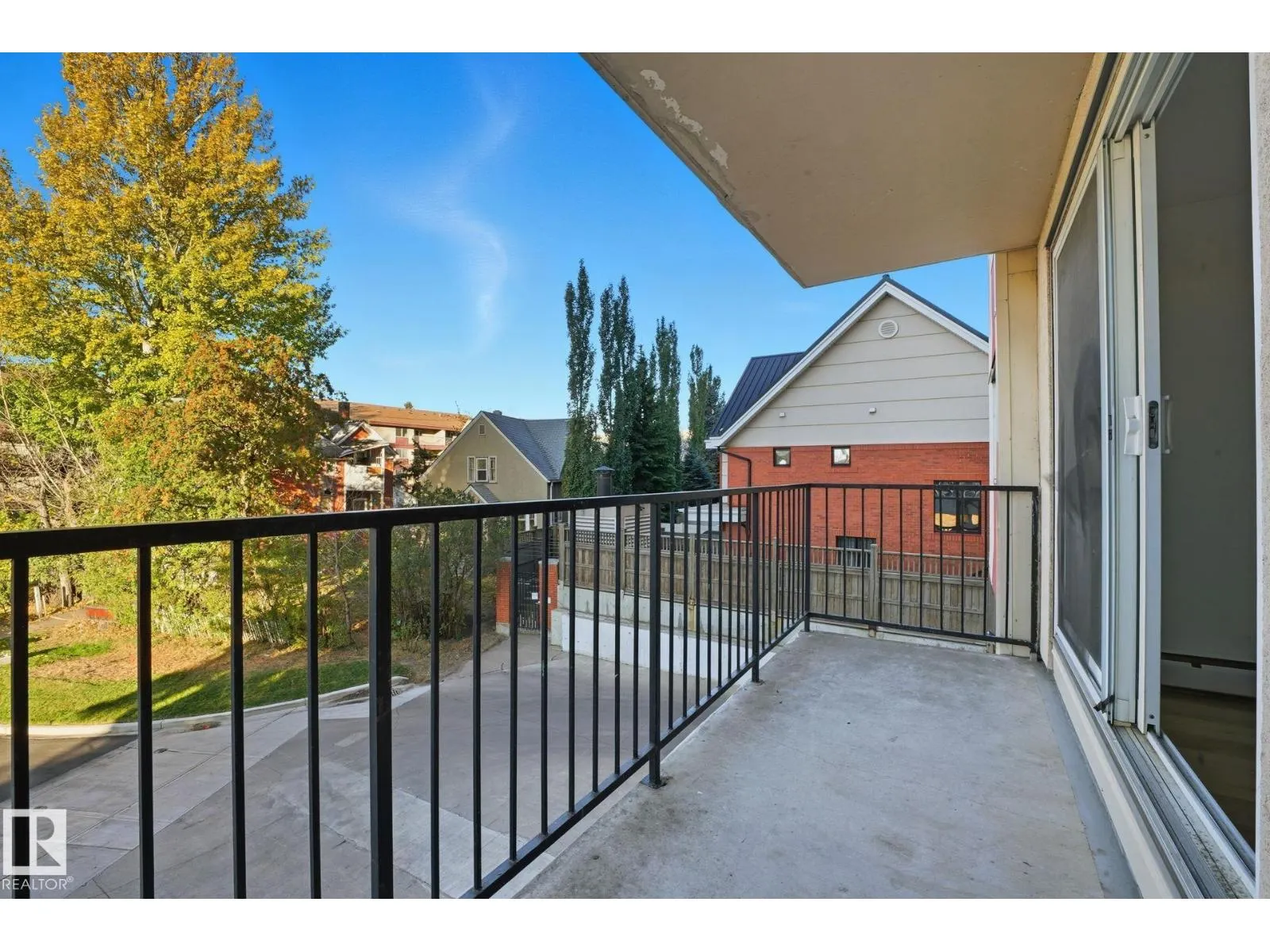 #205 9028 JASPER AV NW
