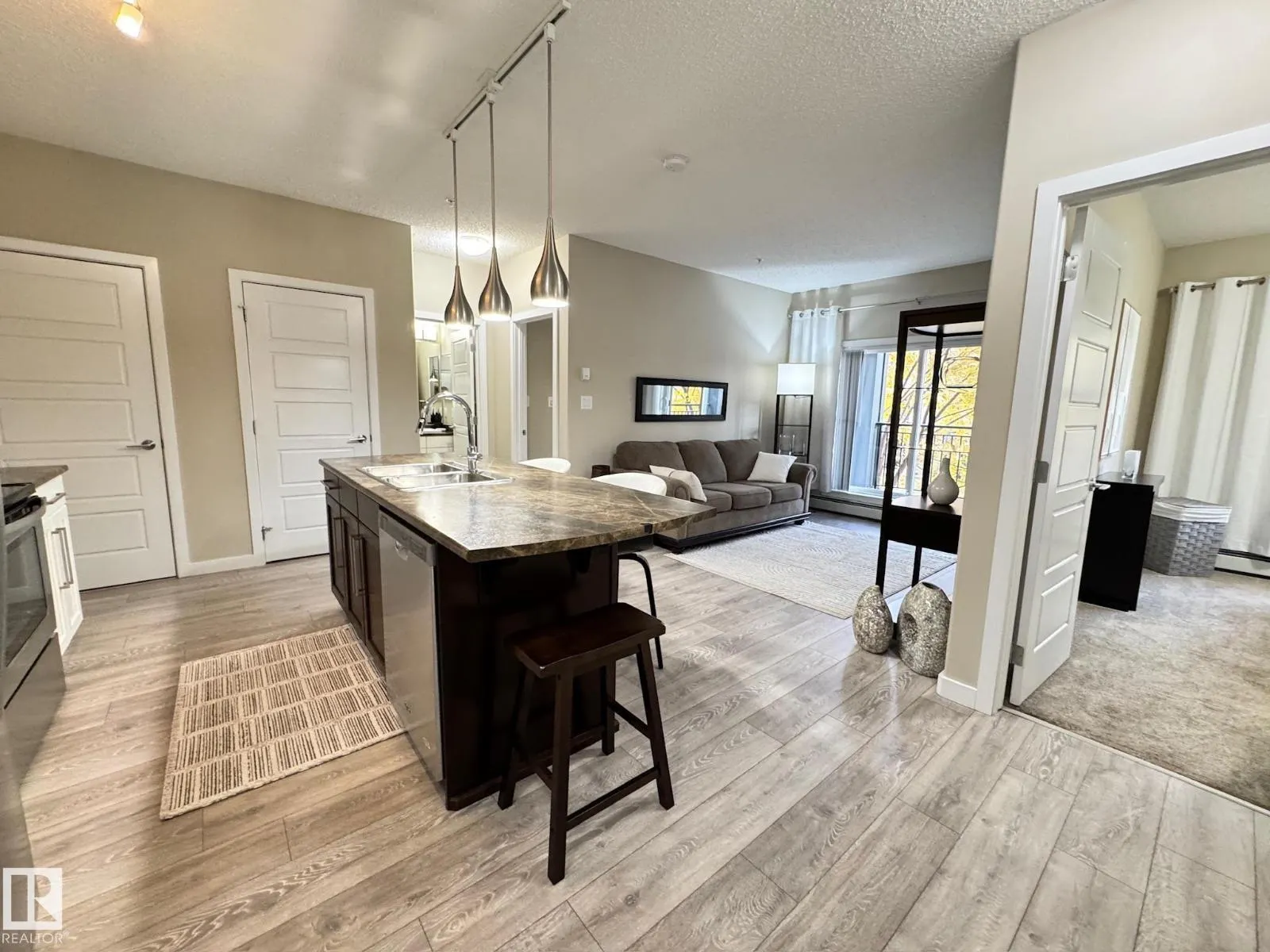 #218 508 Griesbach PR NW