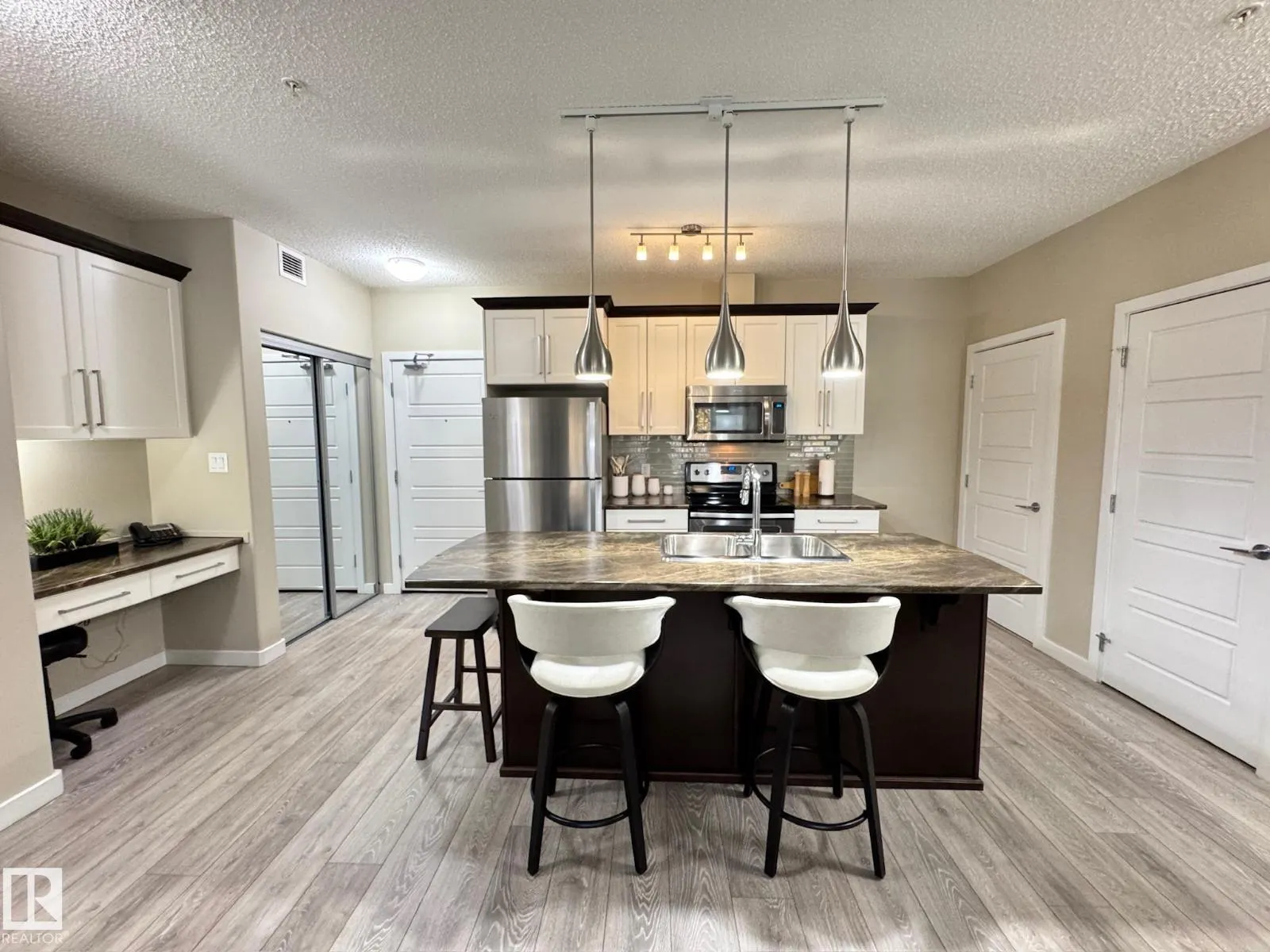 #218 508 Griesbach PR NW