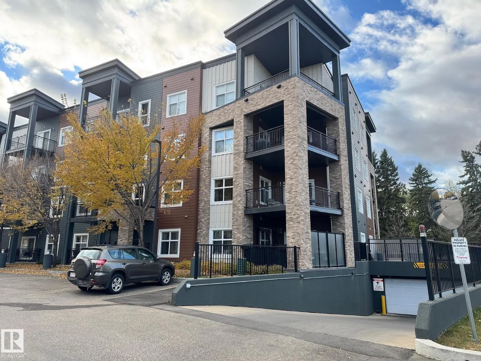 #218 508 Griesbach PR NW