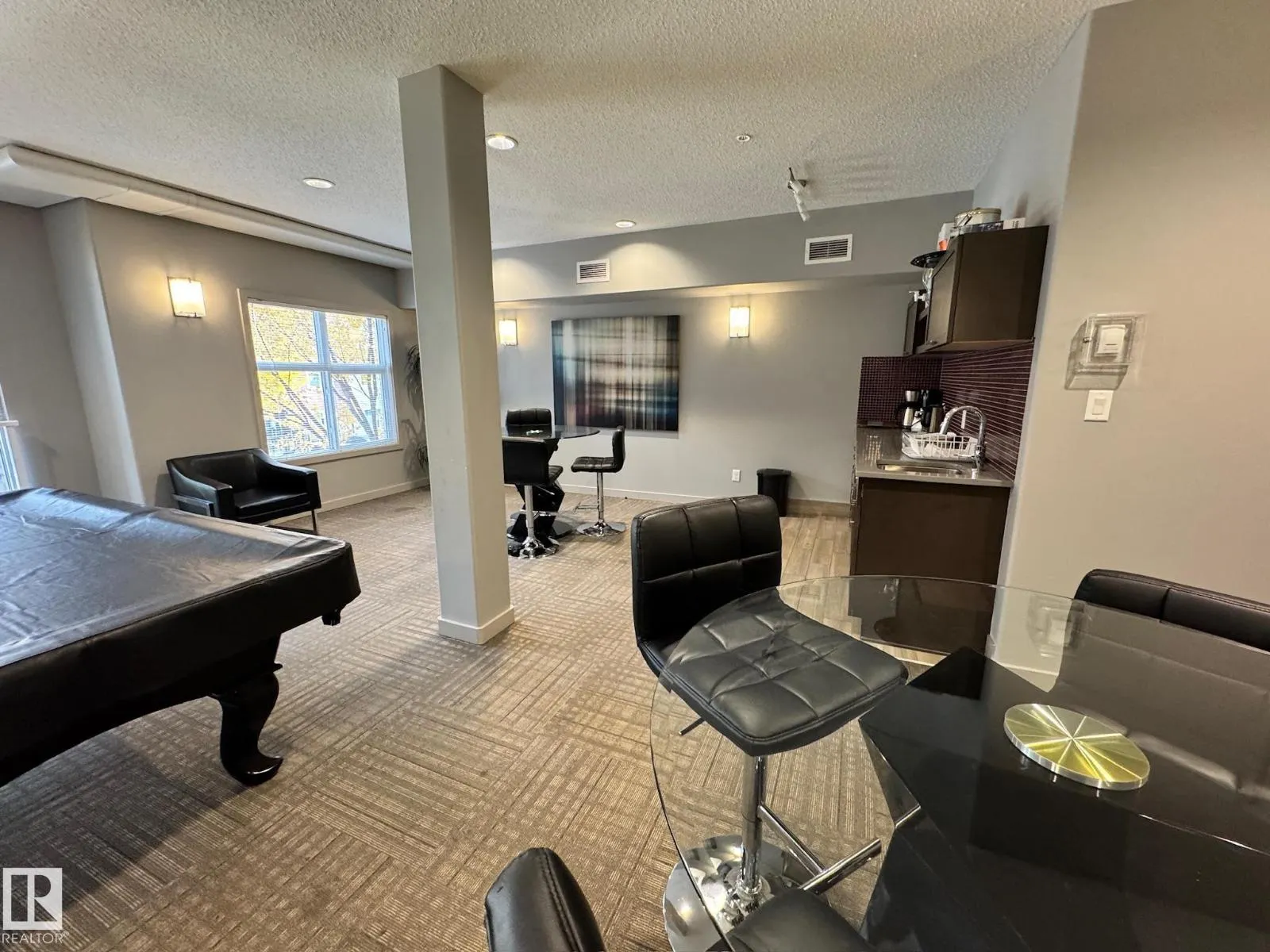 #218 508 Griesbach PR NW