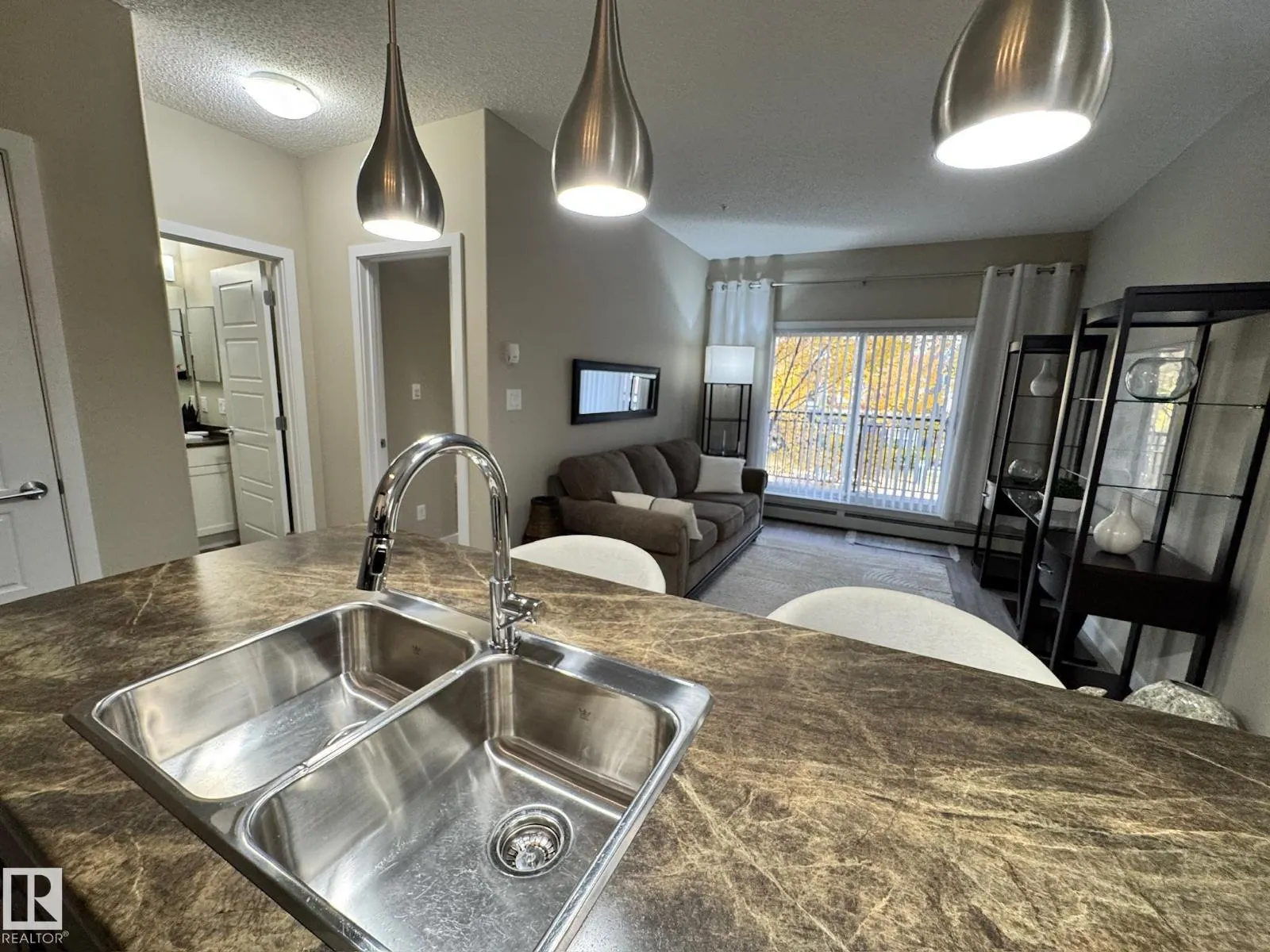 #218 508 Griesbach PR NW