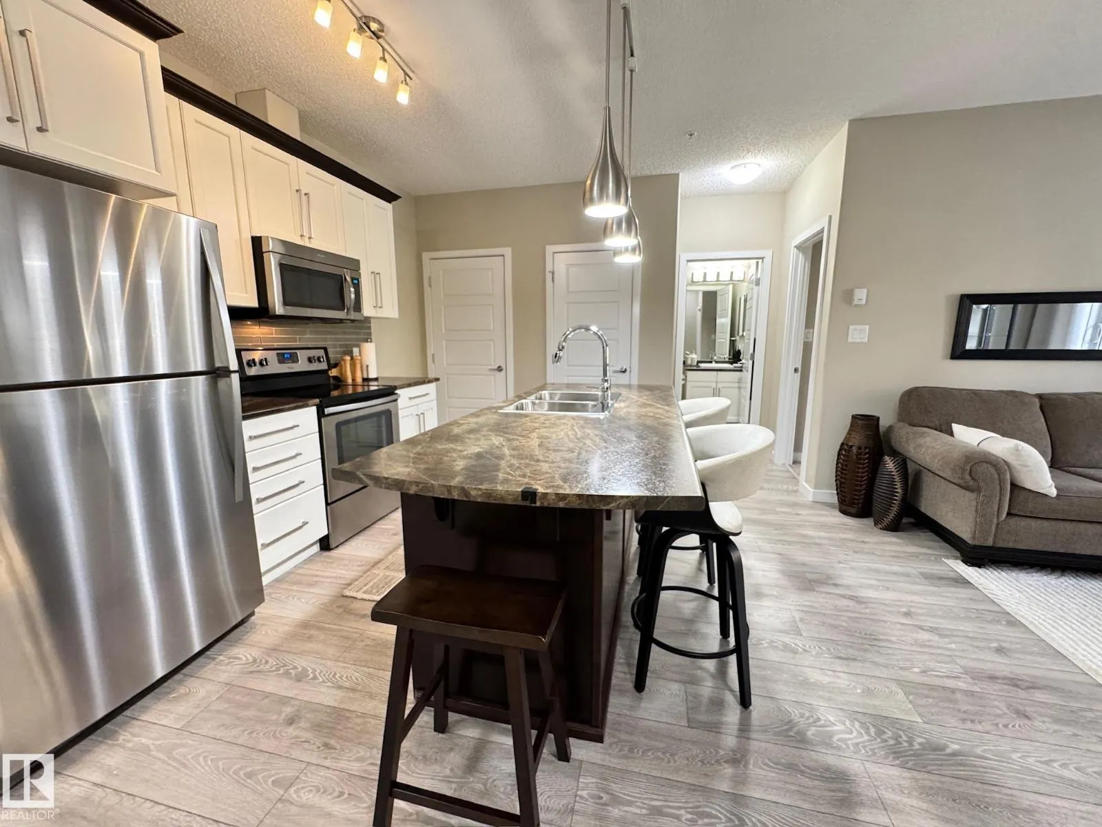 #218 508 Griesbach PR NW