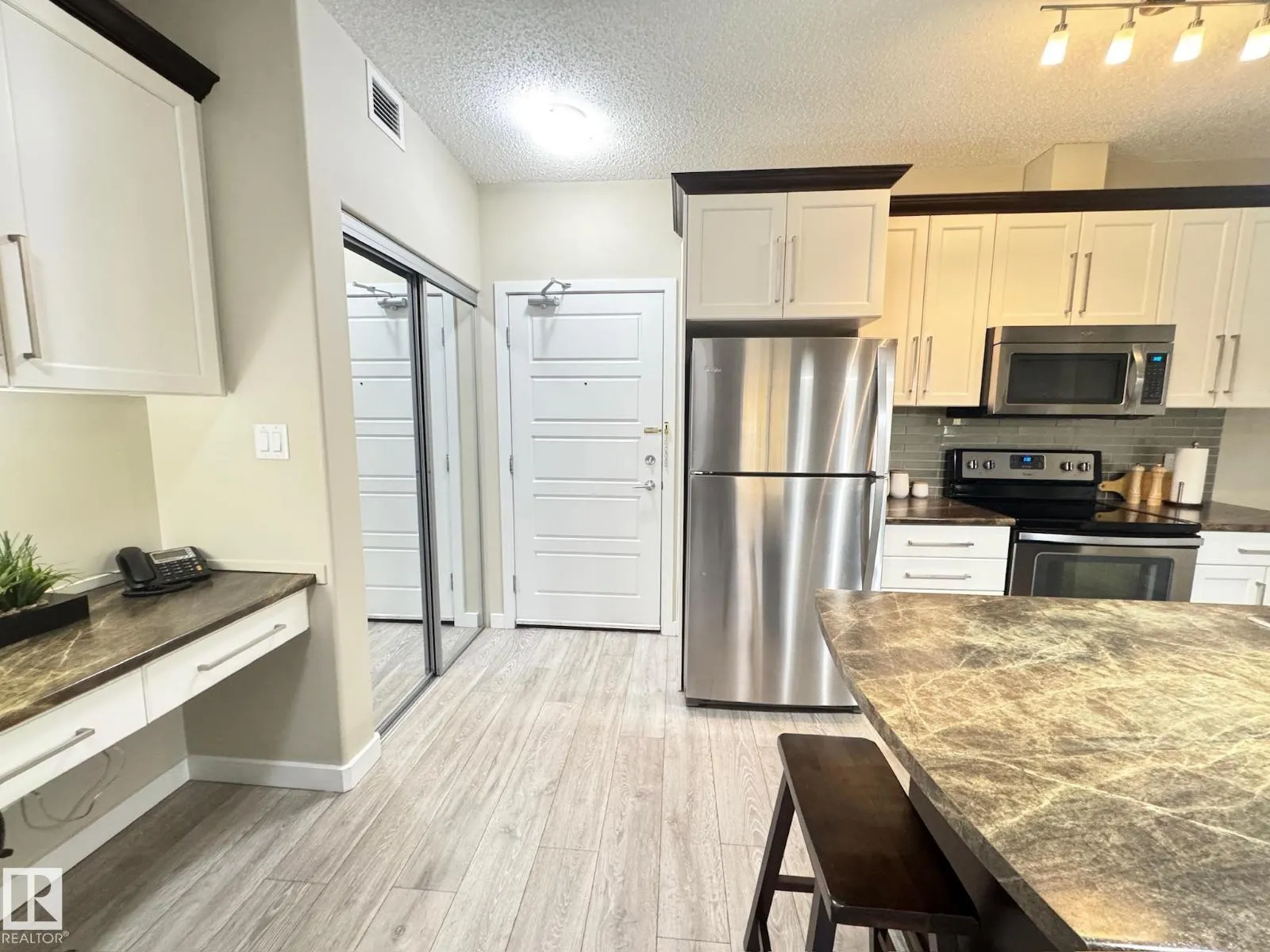 #218 508 Griesbach PR NW