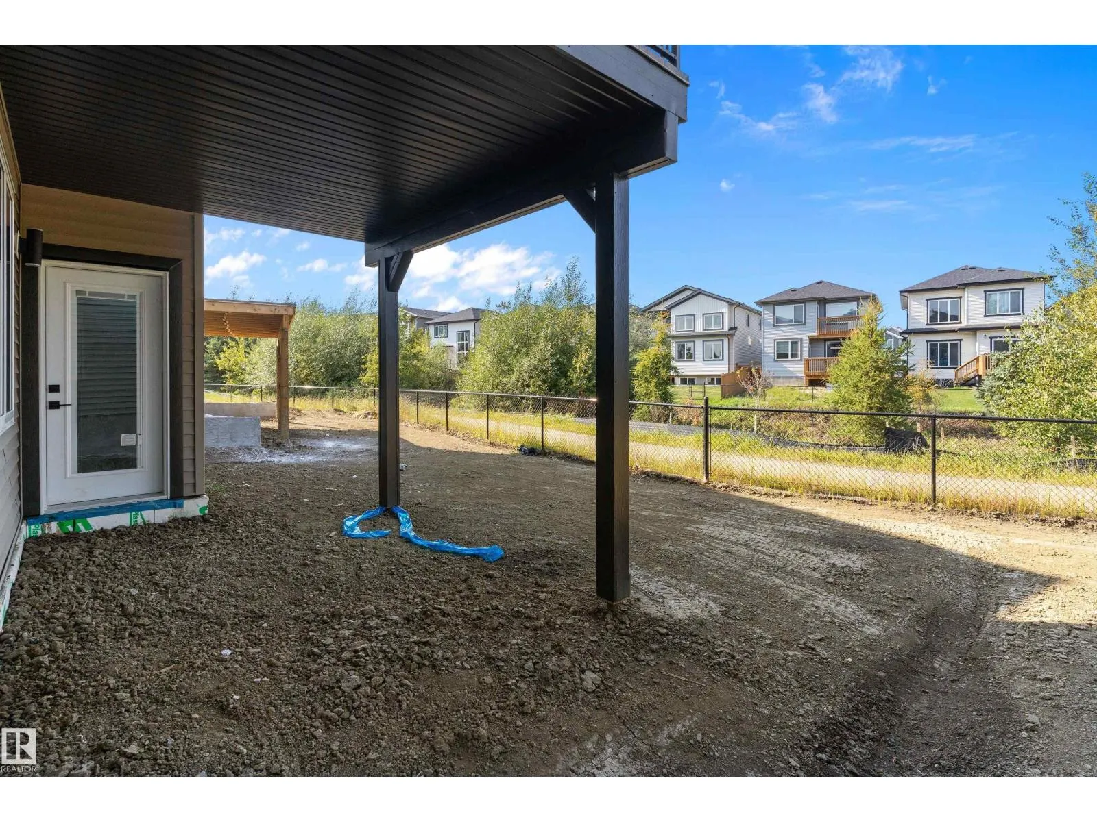 81 Meadowgrove LN