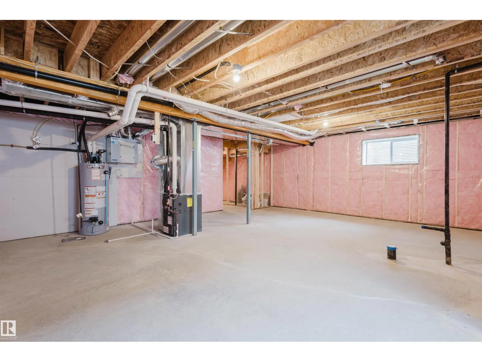 2031 209 ST NW