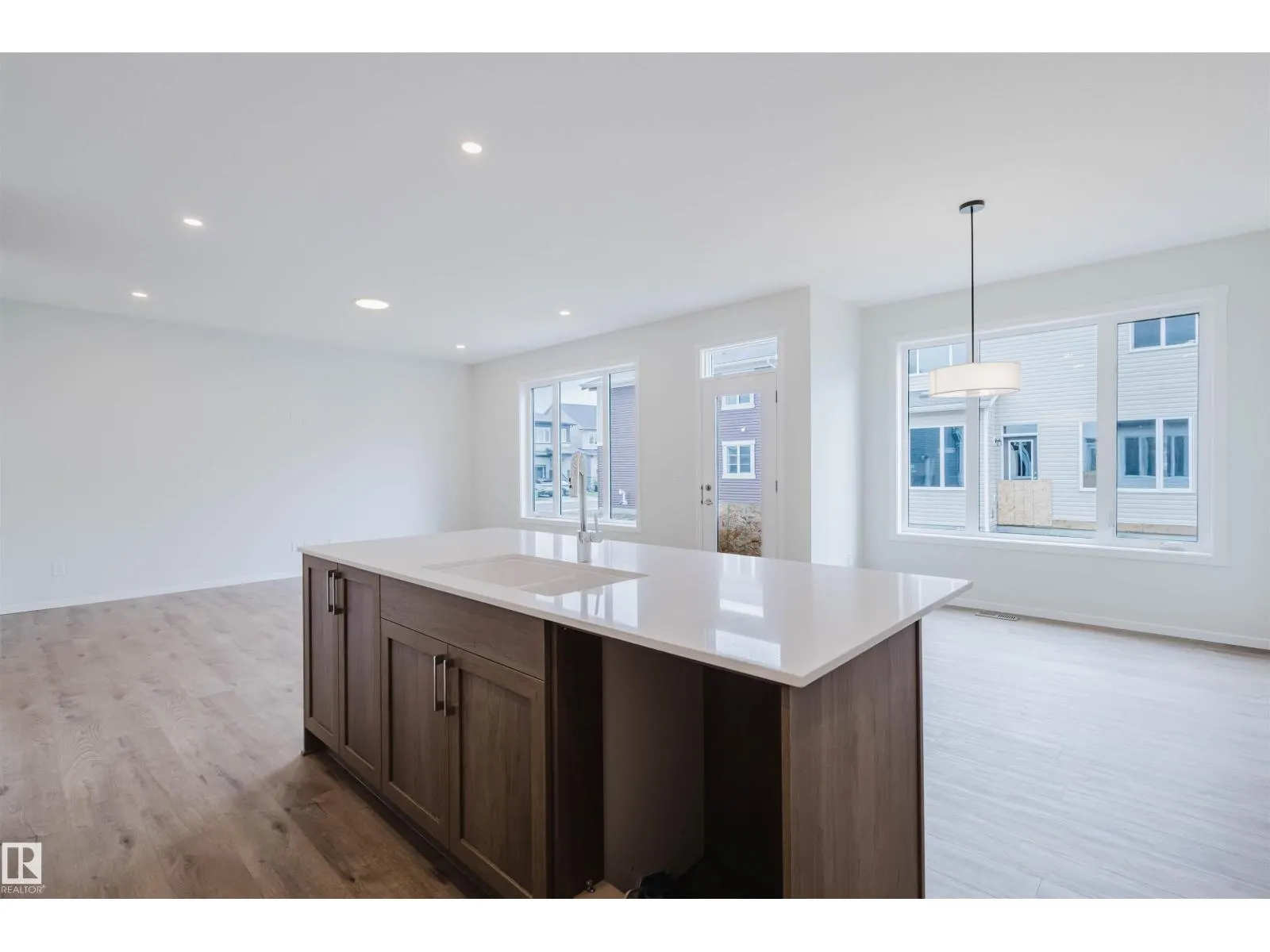 2031 209 ST NW