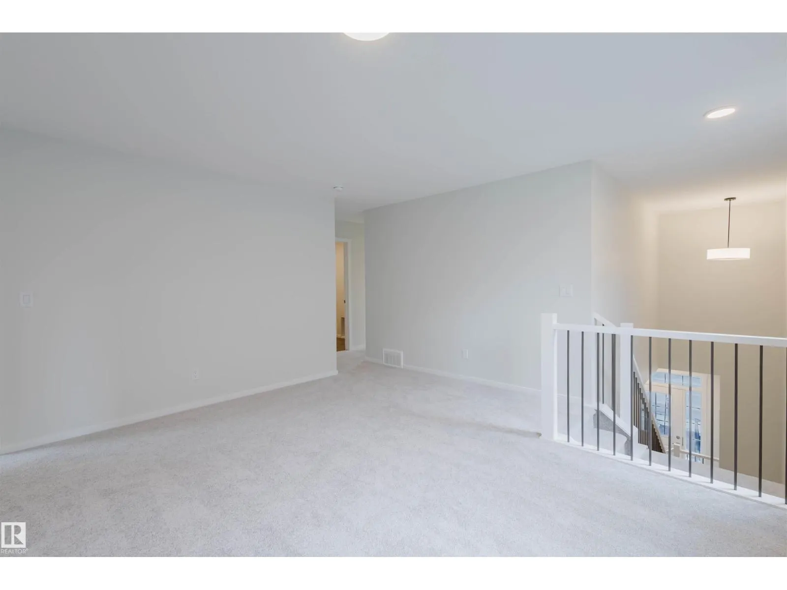 2031 209 ST NW
