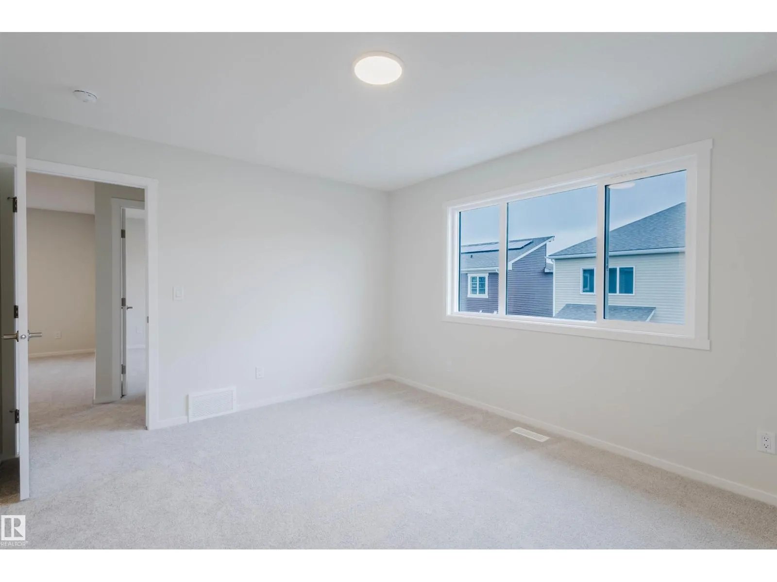 2031 209 ST NW