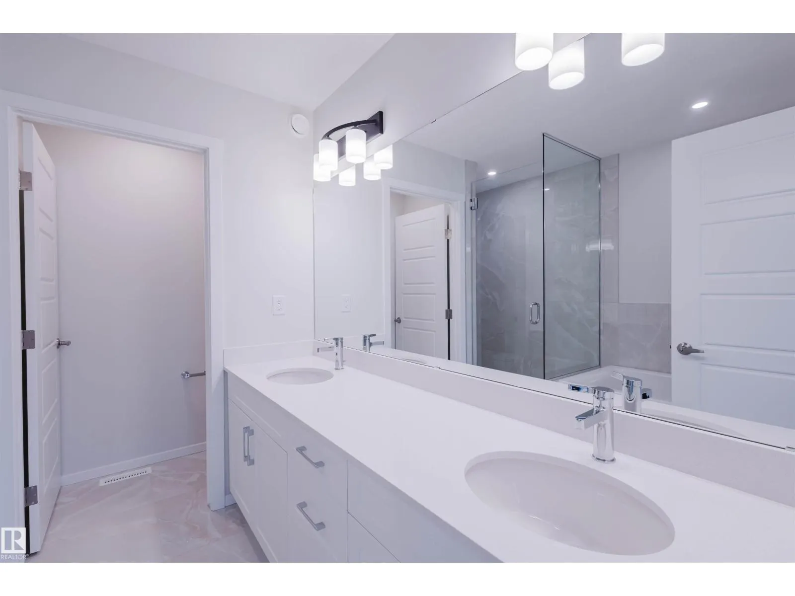 2031 209 ST NW