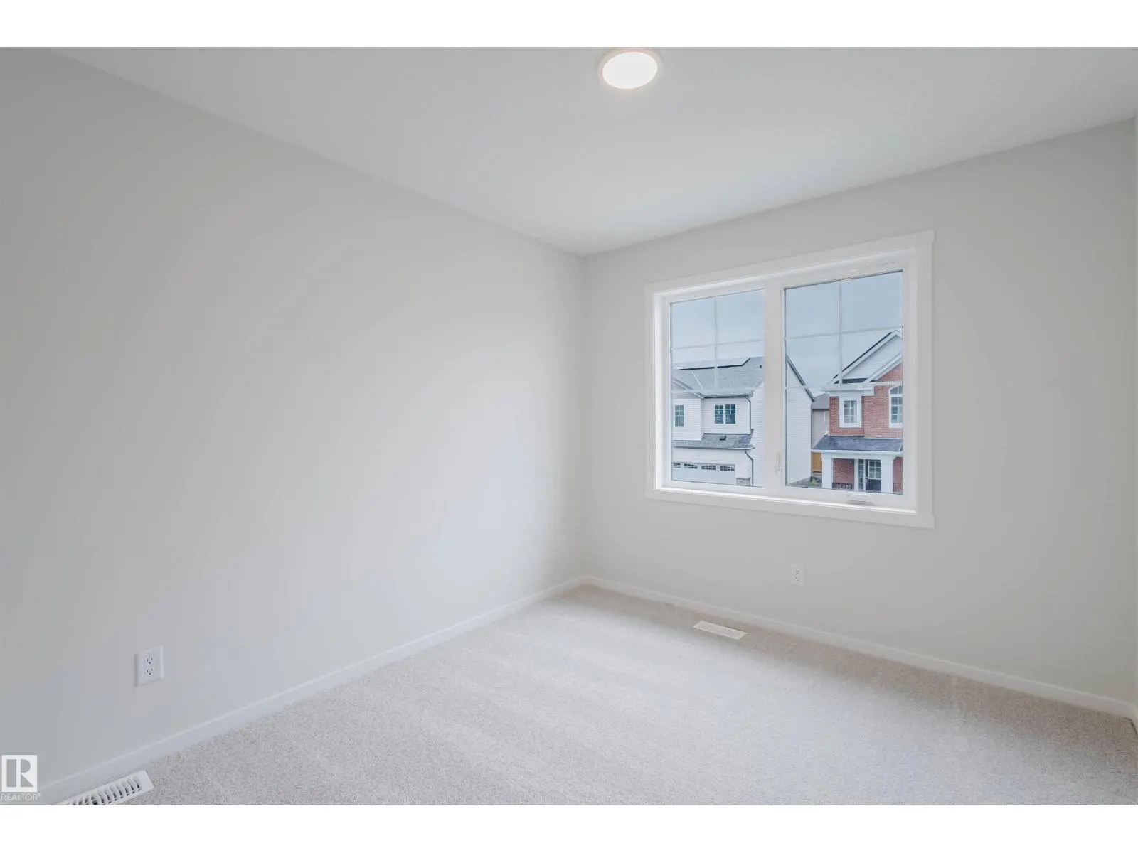 2031 209 ST NW