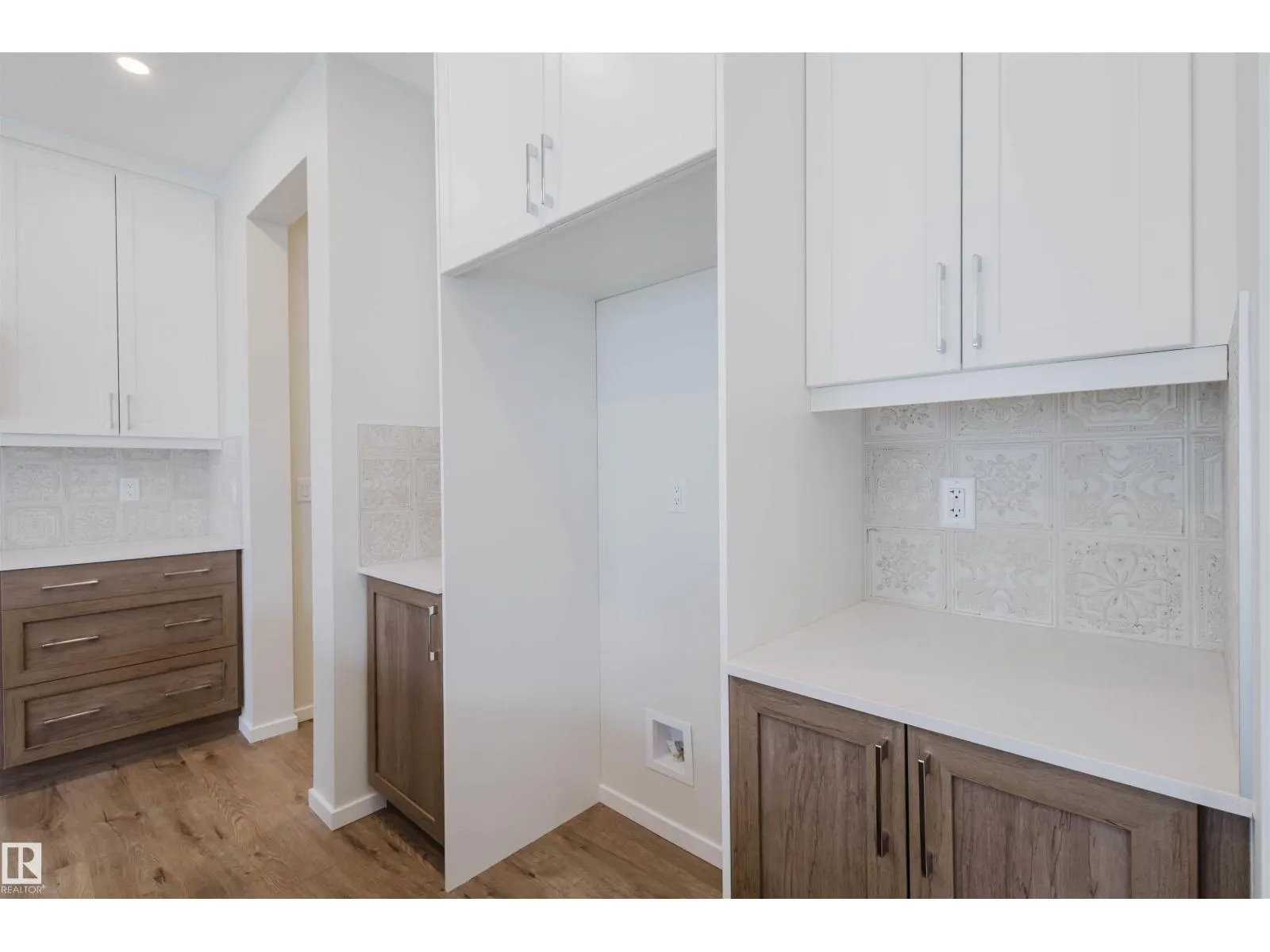 2031 209 ST NW