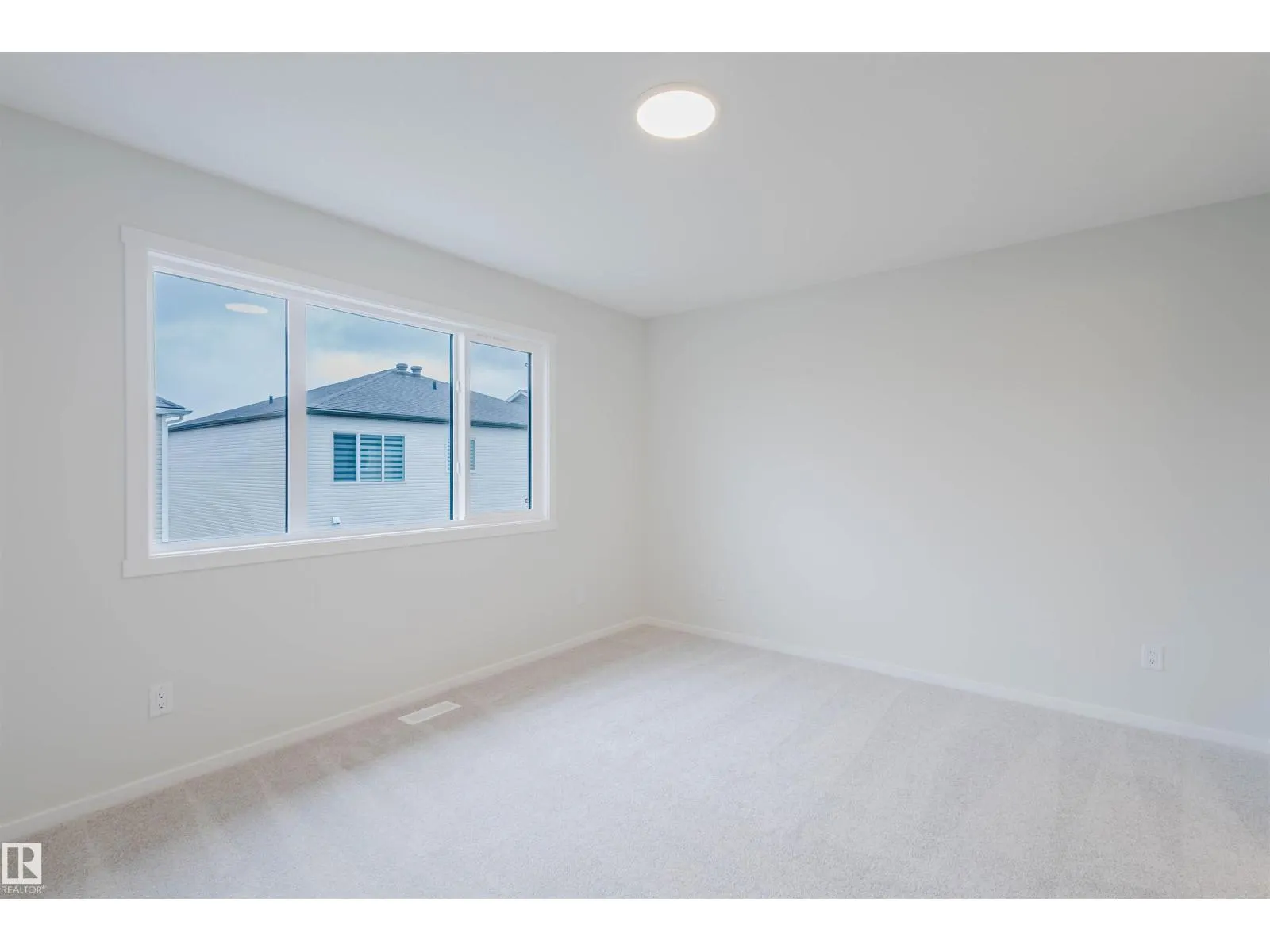2031 209 ST NW