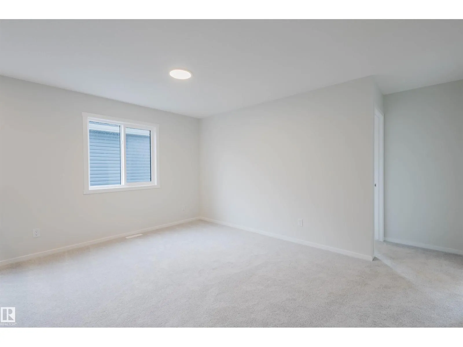 2031 209 ST NW