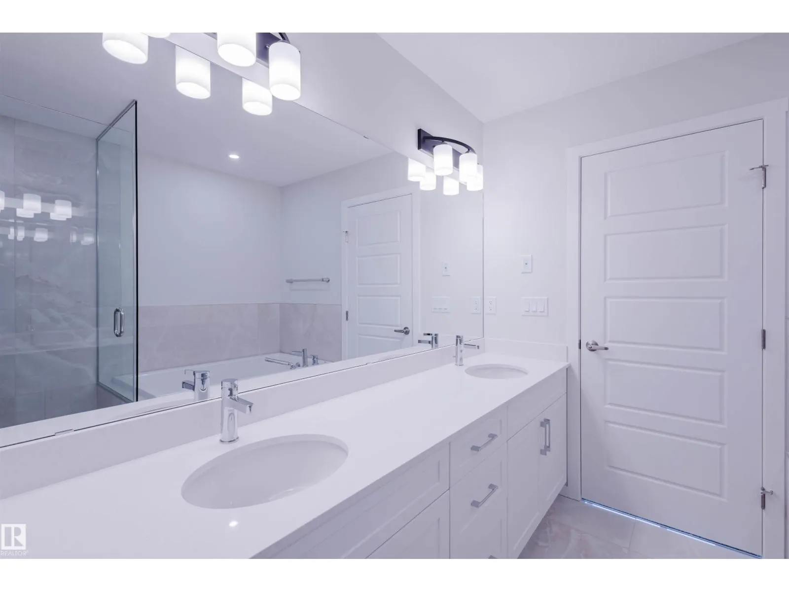 2031 209 ST NW