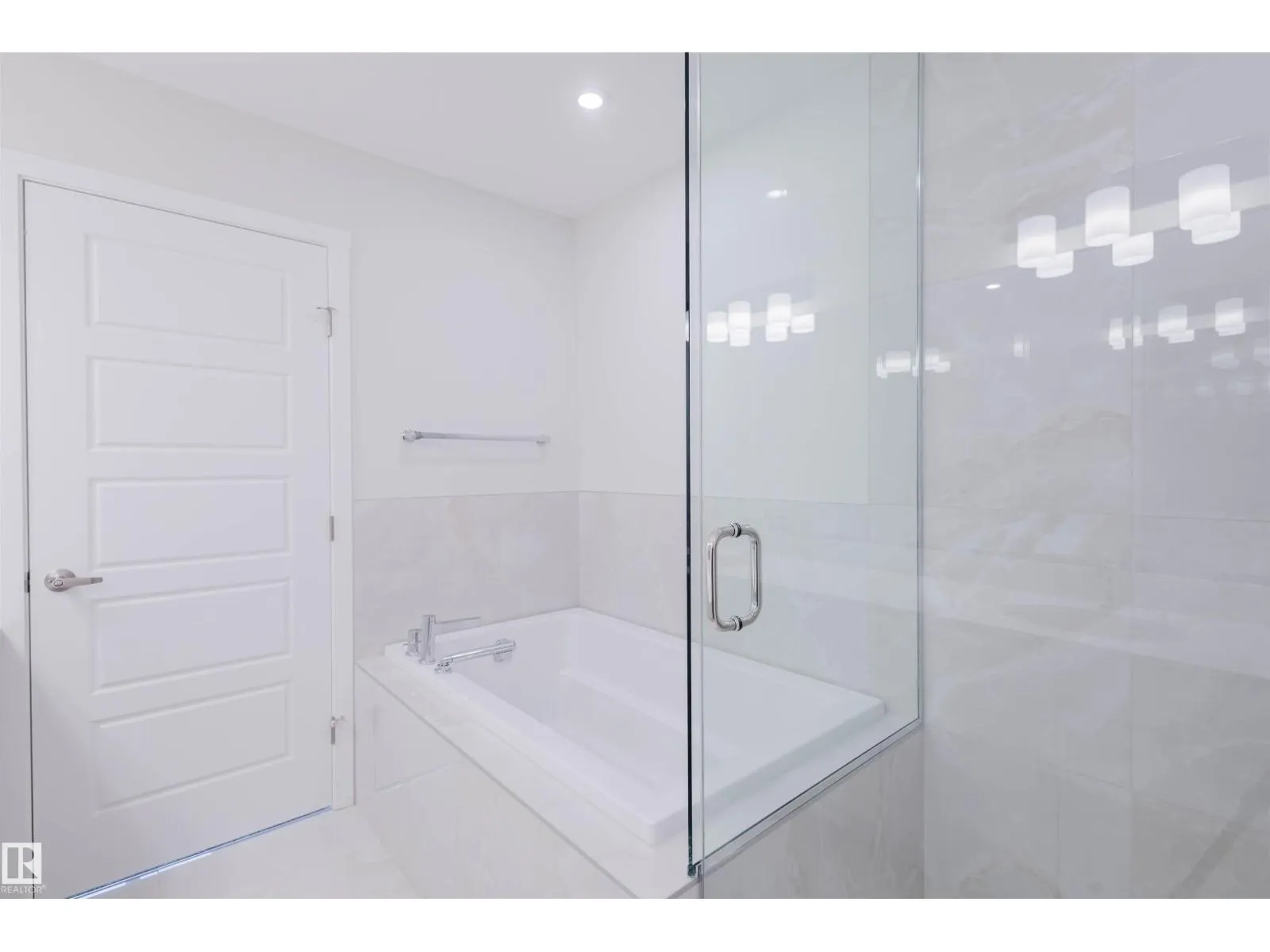 2031 209 ST NW