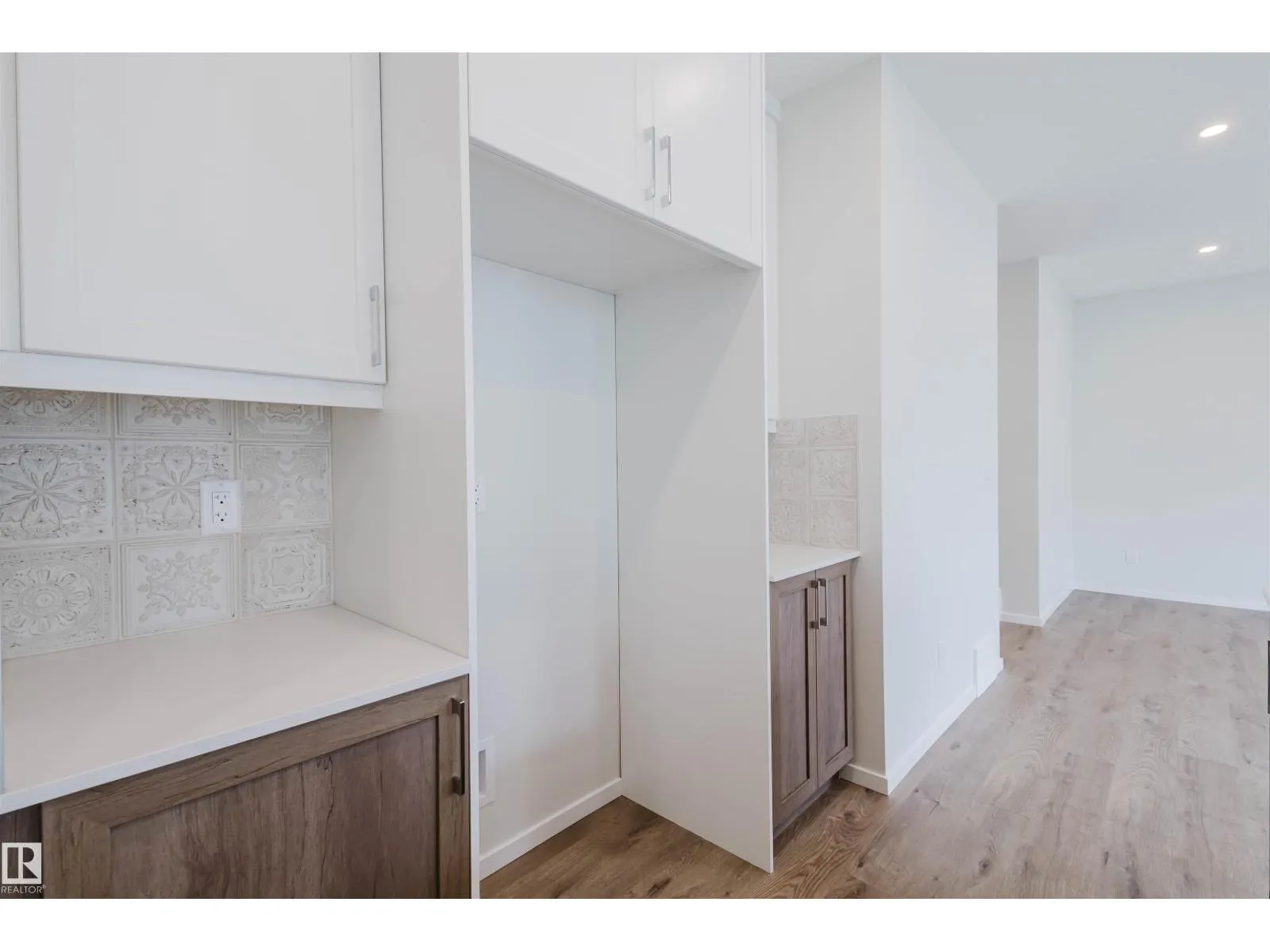 2031 209 ST NW