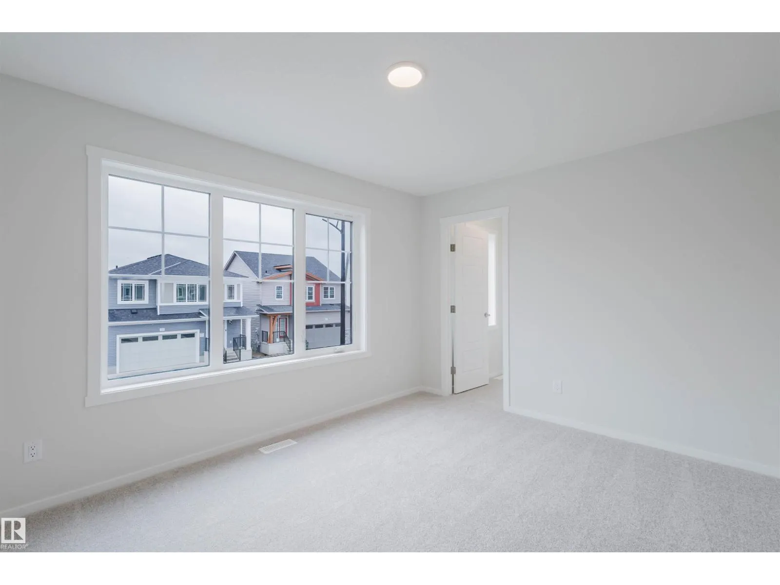 2031 209 ST NW