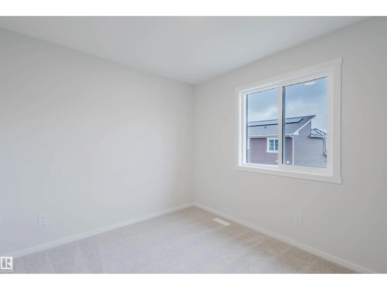 2031 209 ST NW