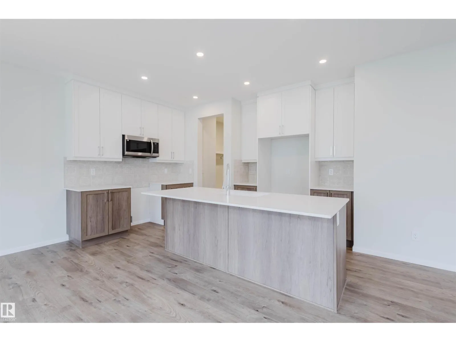 2031 209 ST NW