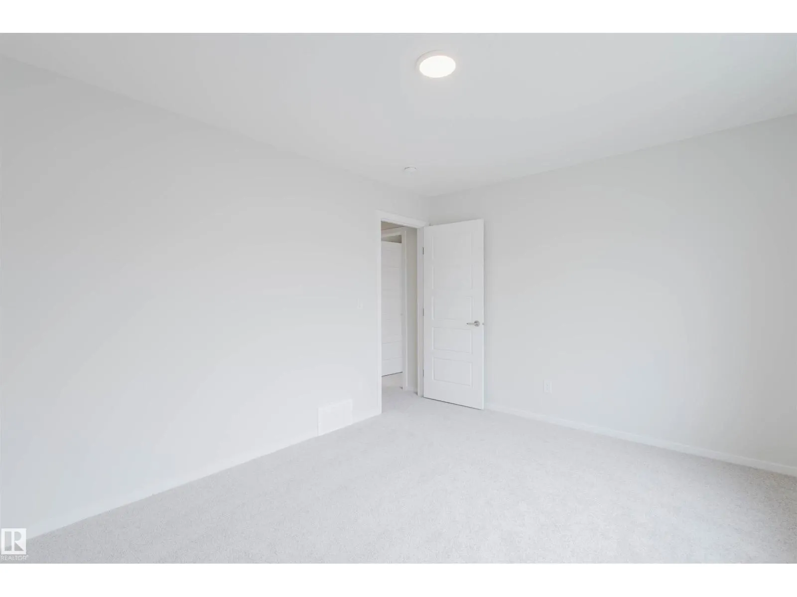 2031 209 ST NW
